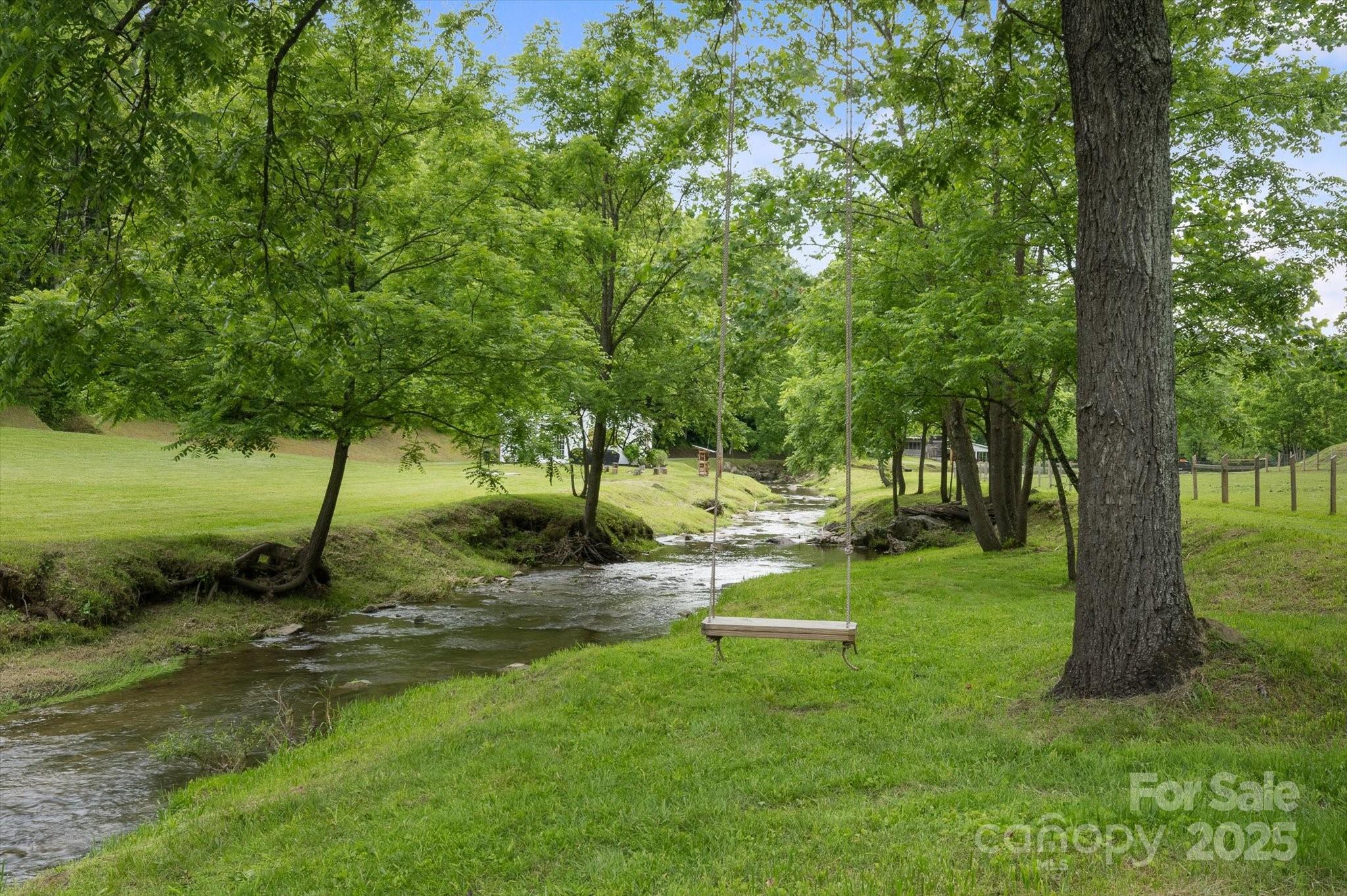 942 Paint Fork Road Property Photo 3