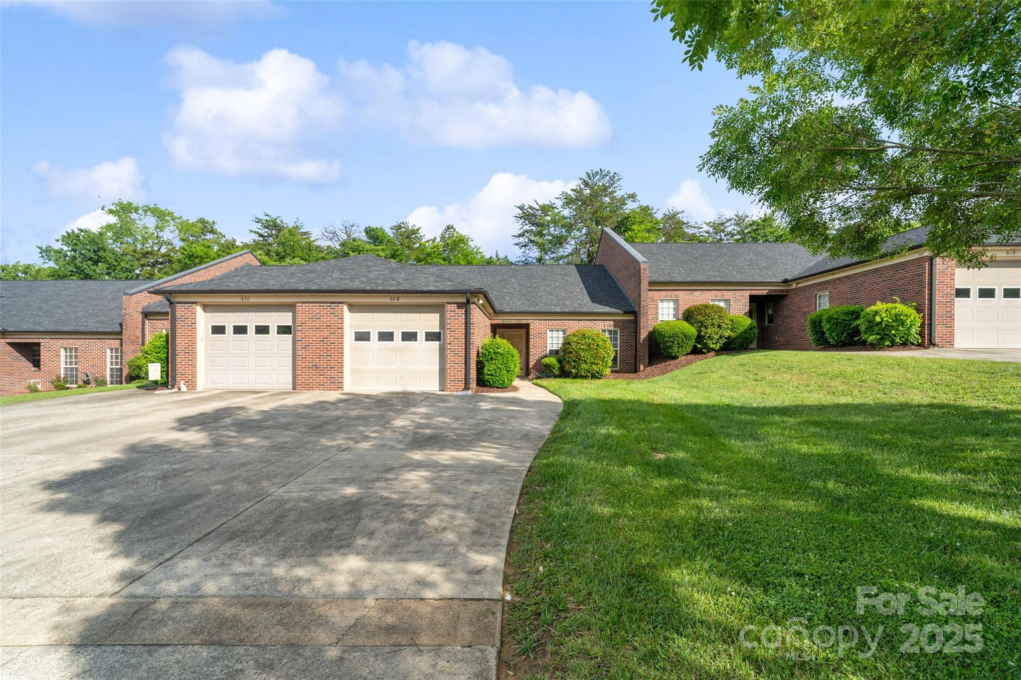 608 Camrose Circle Property Photo 1