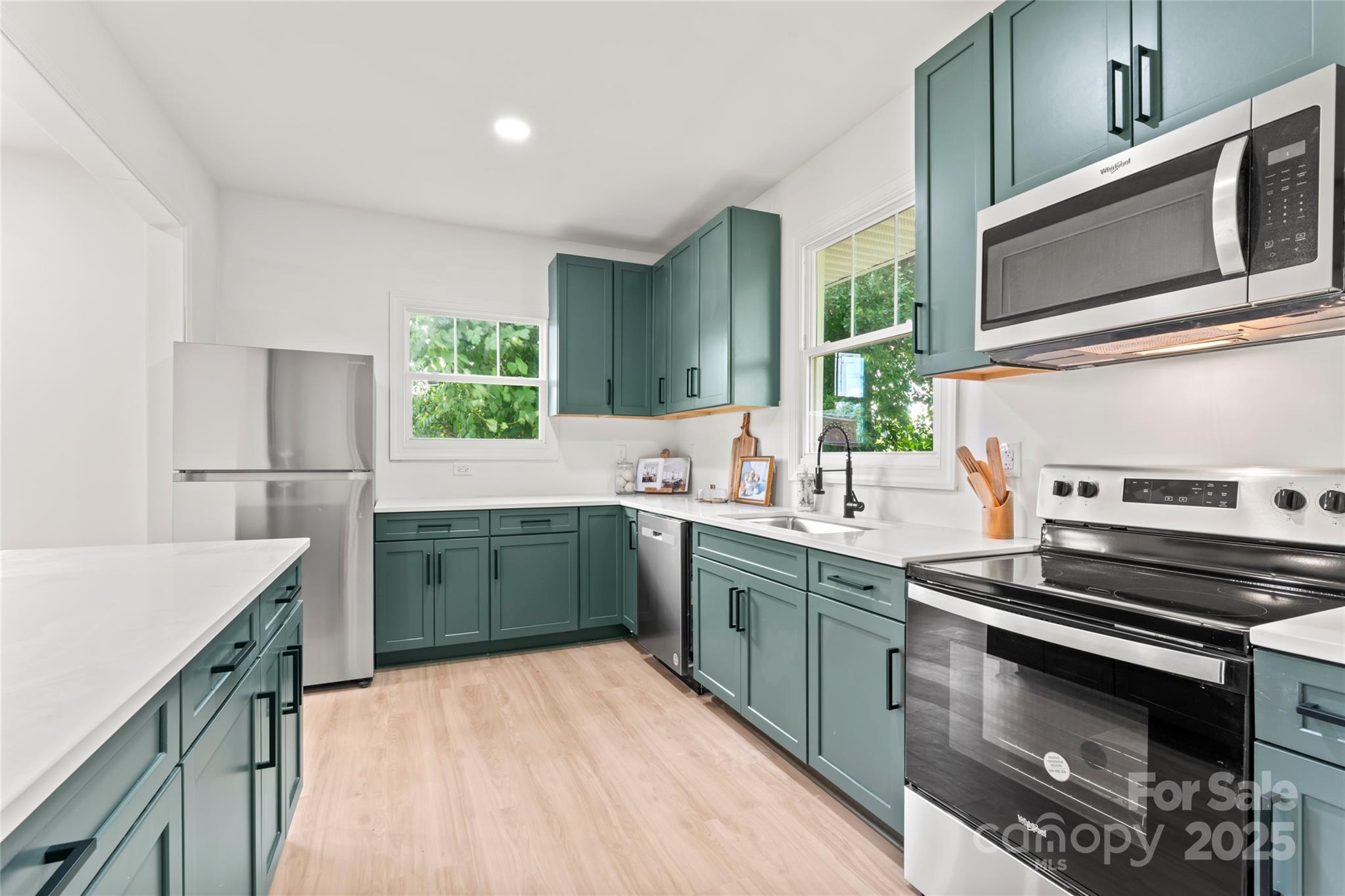 815 E Second Avenue Property Photo 1