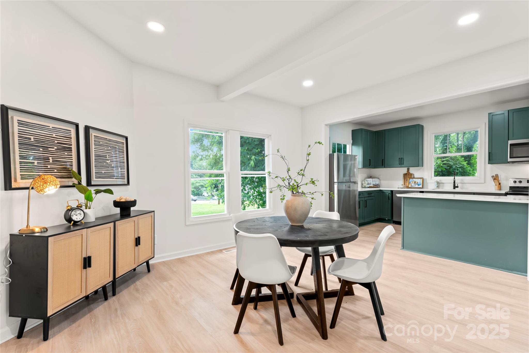 815 E Second Avenue Property Photo 7