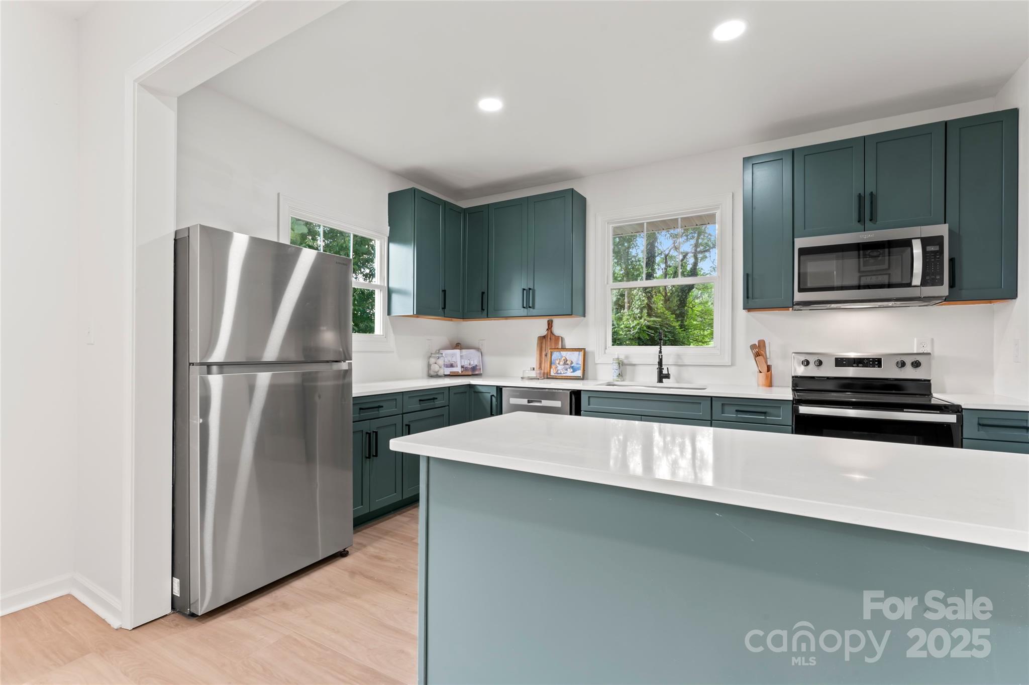 815 E Second Avenue Property Photo 9