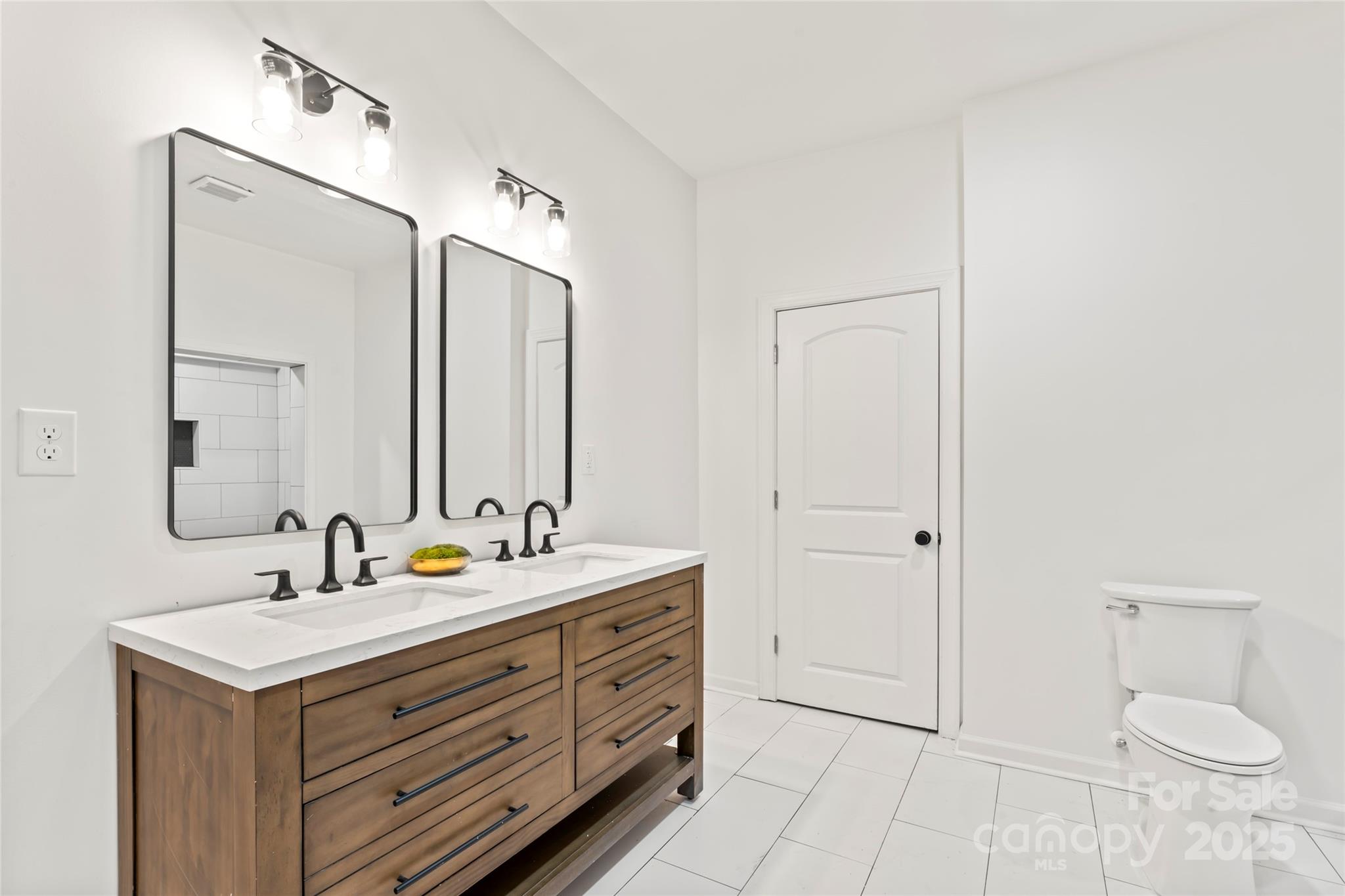 815 E Second Avenue Property Photo 14