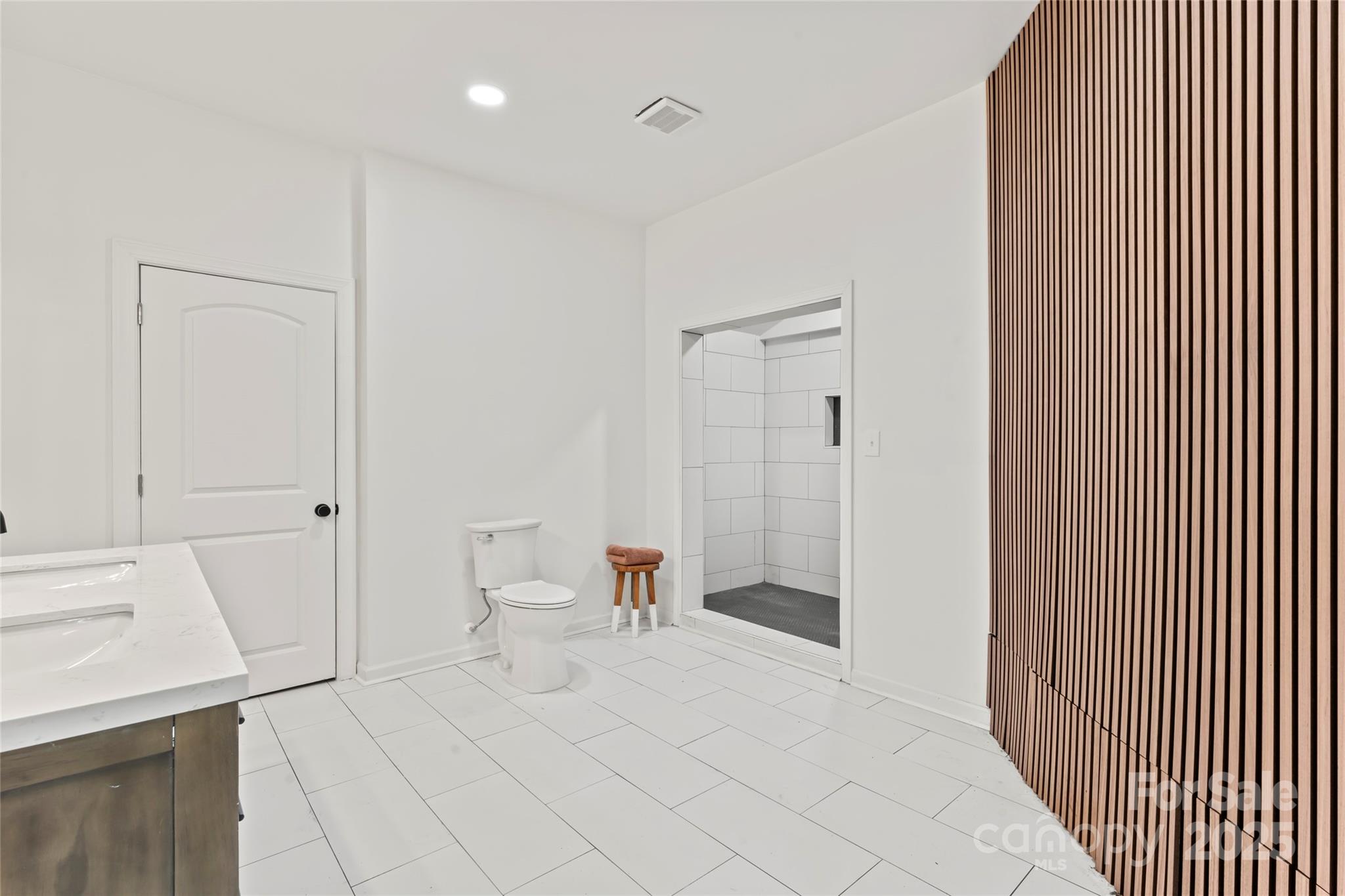 815 E Second Avenue Property Photo 15