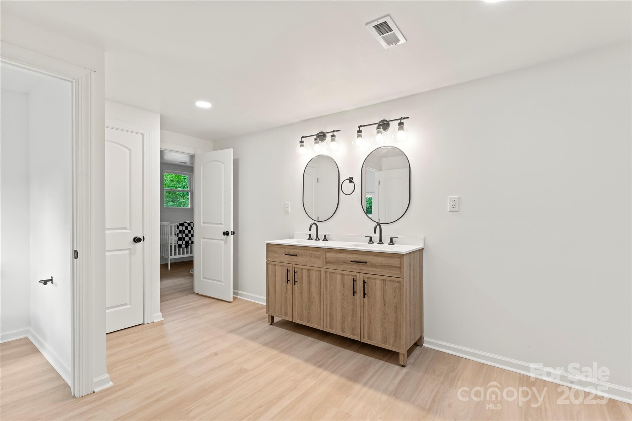 815 E Second Avenue Property Photo 20