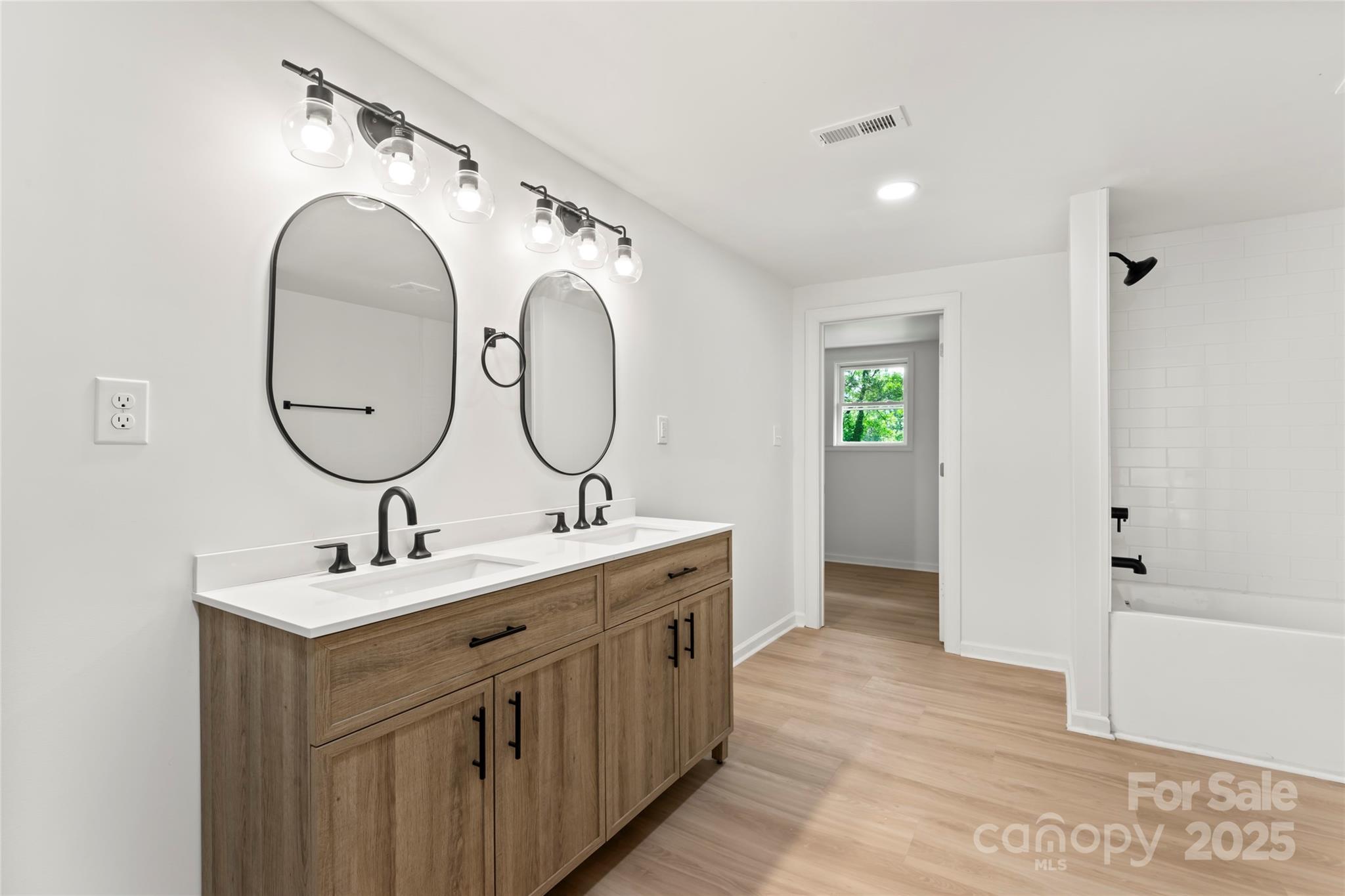 815 E Second Avenue Property Photo 21