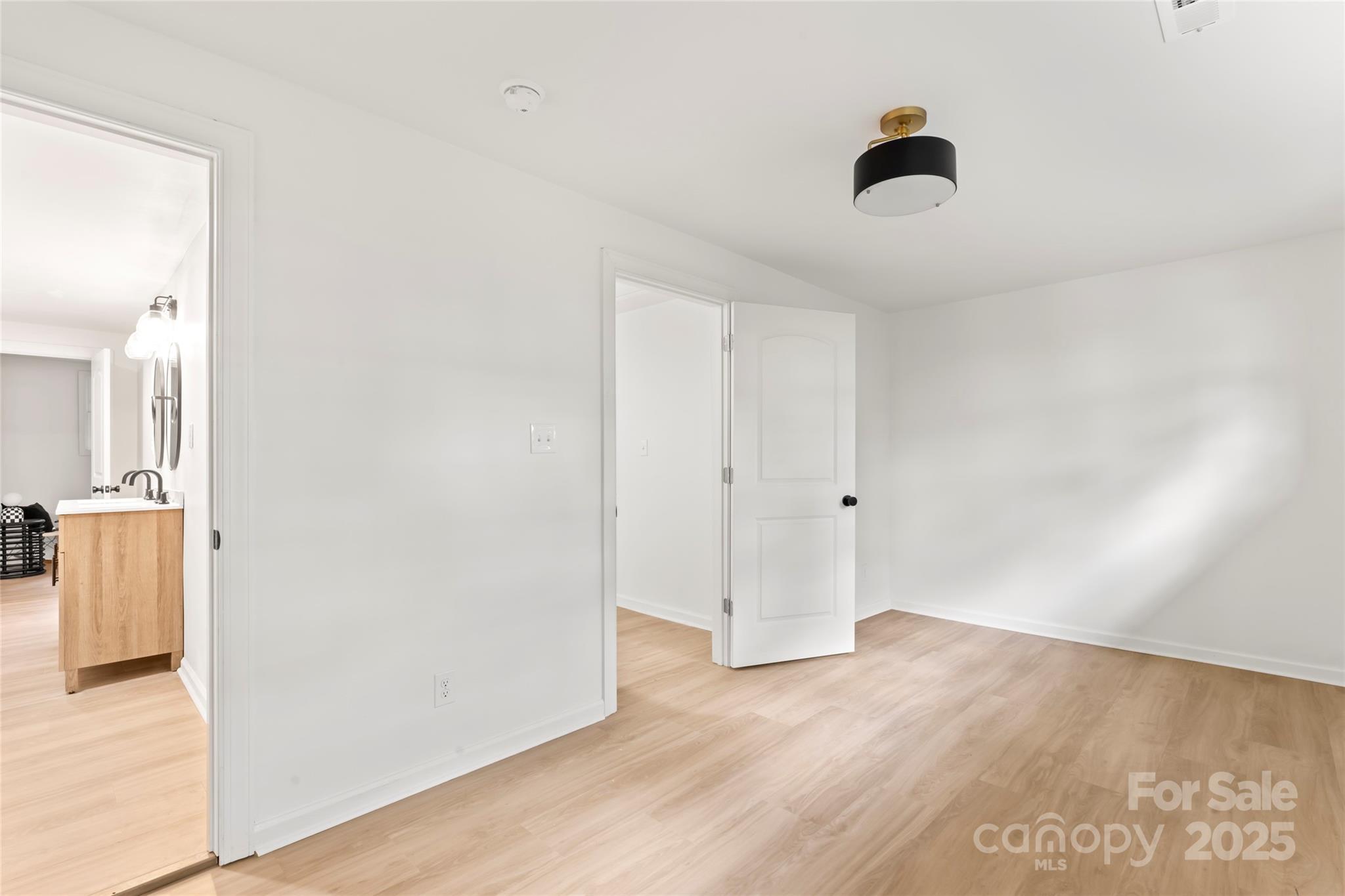 815 E Second Avenue Property Photo 22