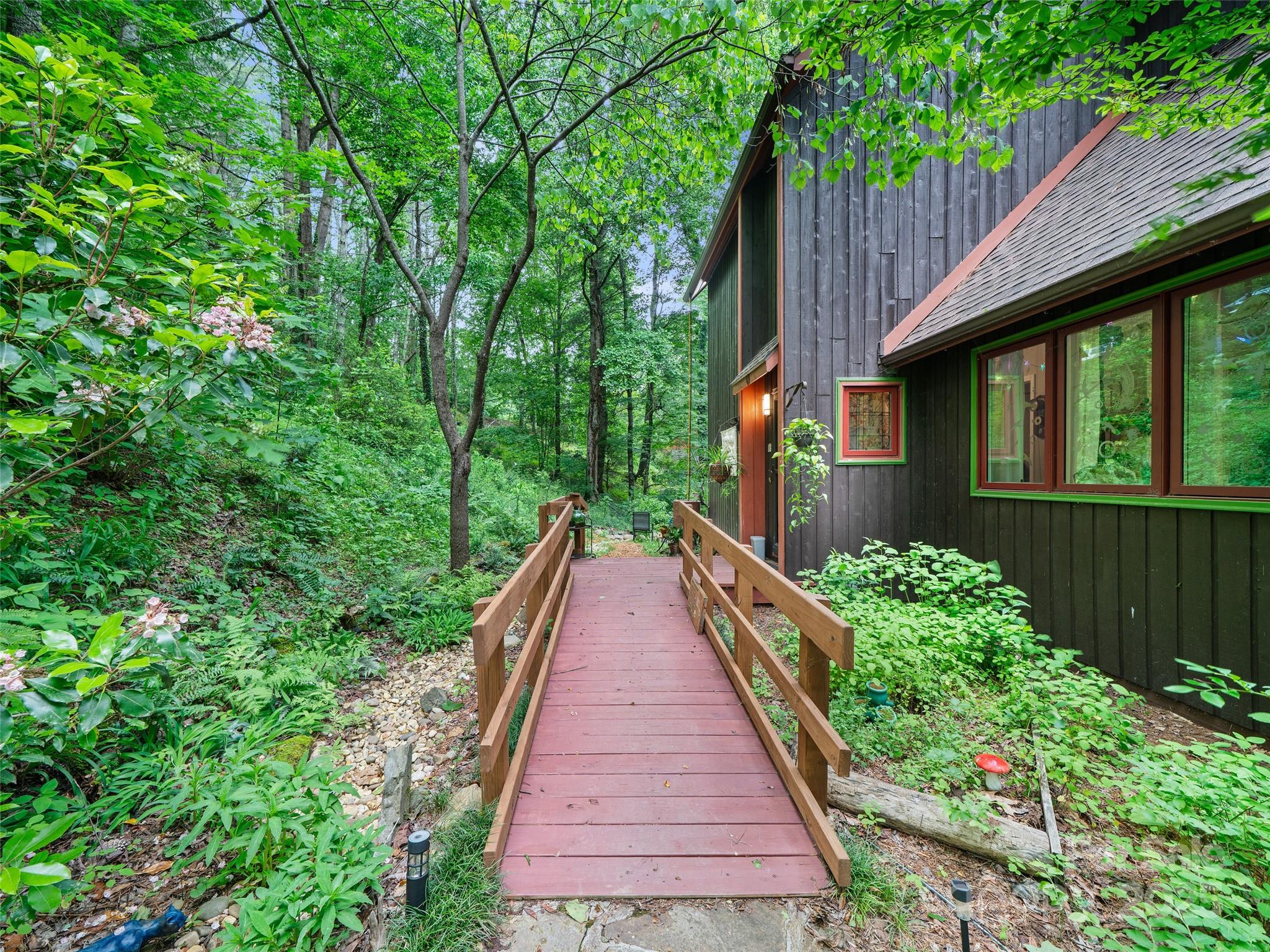 278 Mount View Drive Property Photo 4