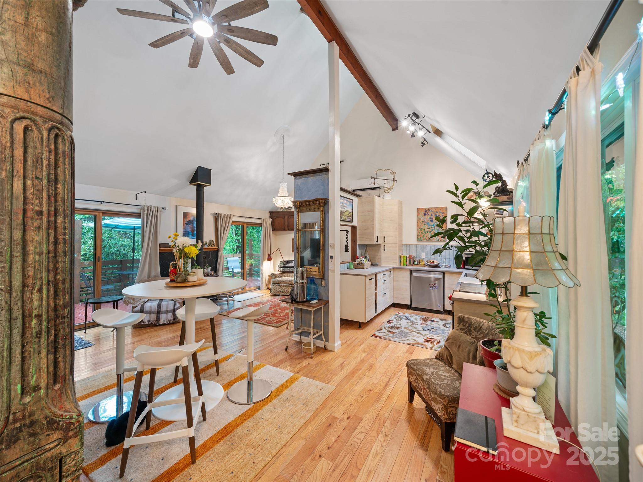 278 Mount View Drive Property Photo 6