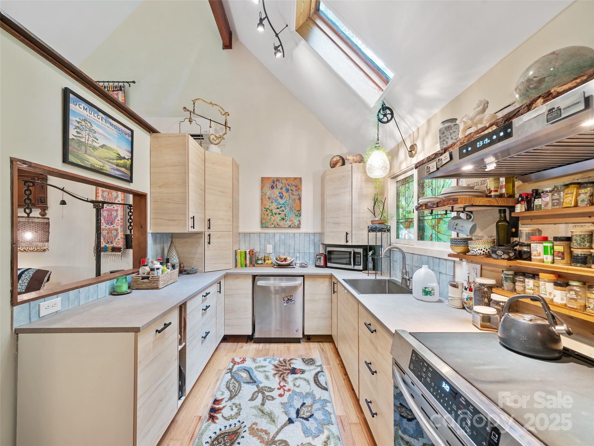 278 Mount View Drive Property Photo 7