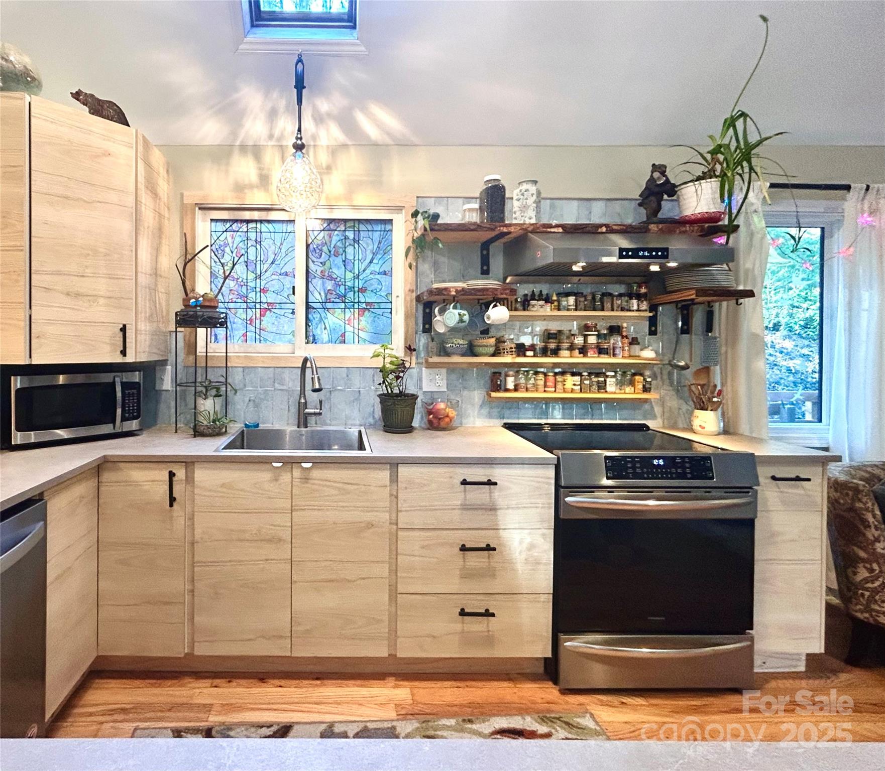 278 Mount View Drive Property Photo 8