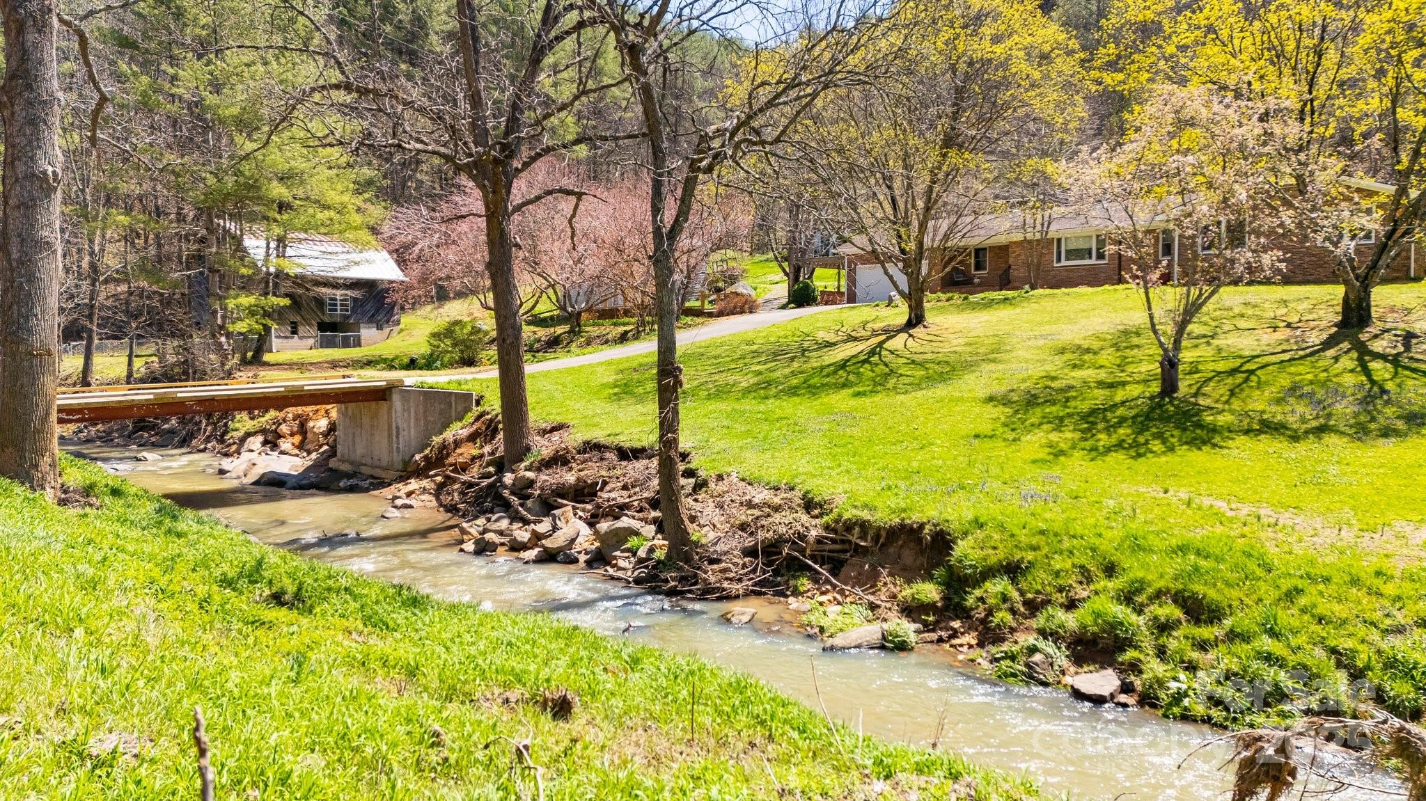 6334 Jacks Creek Road Property Photo