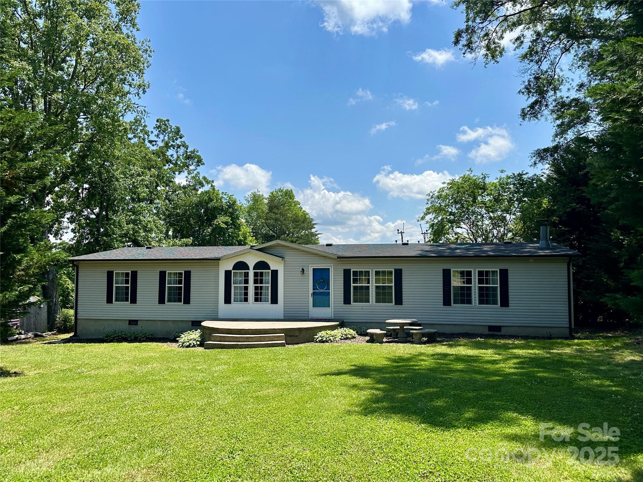 2977 Eddington Road Property Photo