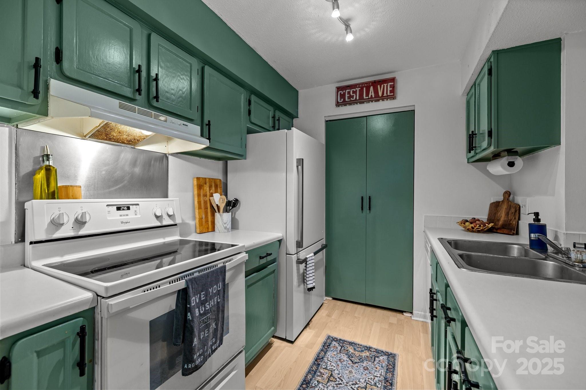 11069 Cedar View Road Property Photo 4
