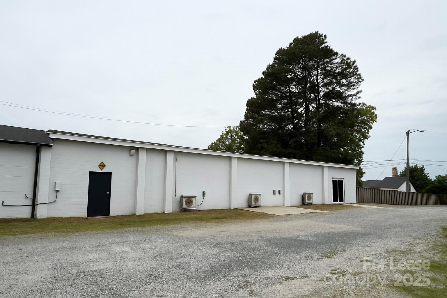 2130 S Main Street Property Photo 1