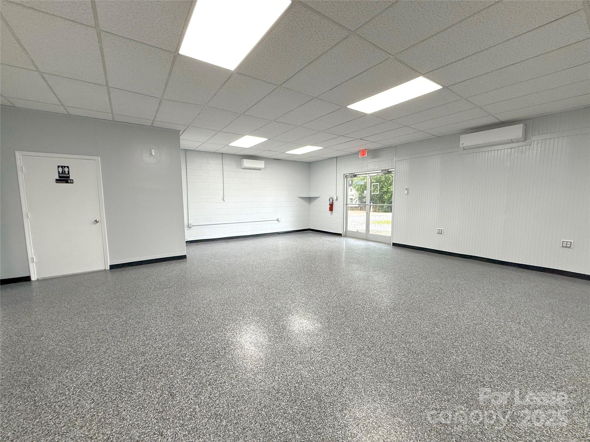 2130 S Main Street Property Photo 9