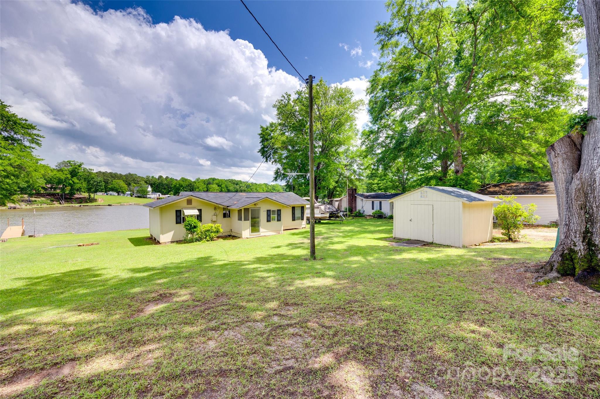 2474 Cottage Lane Property Photo 3