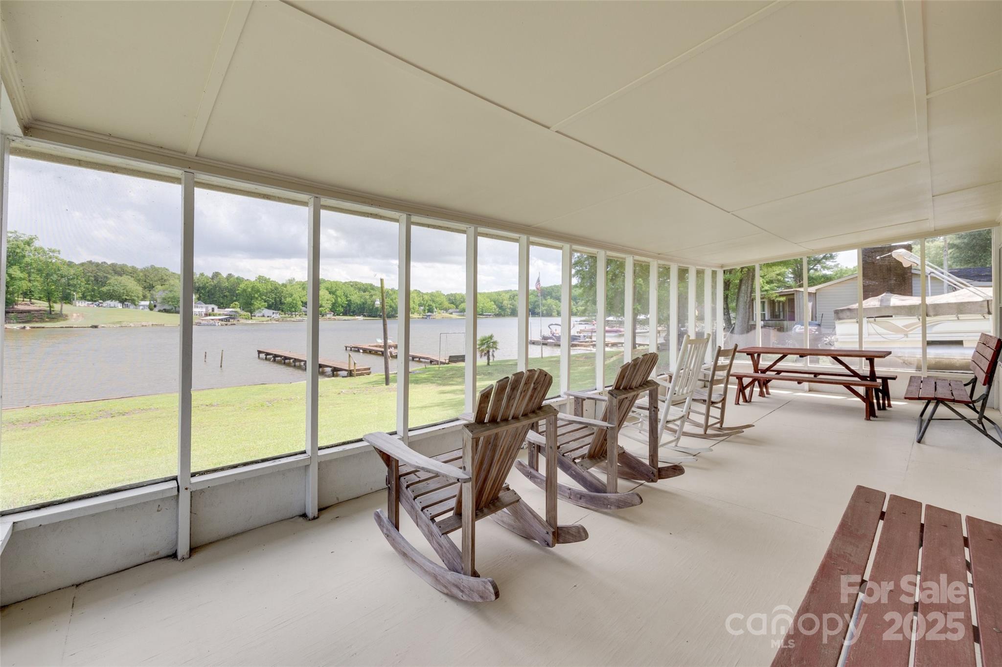 2474 Cottage Lane Property Photo 7