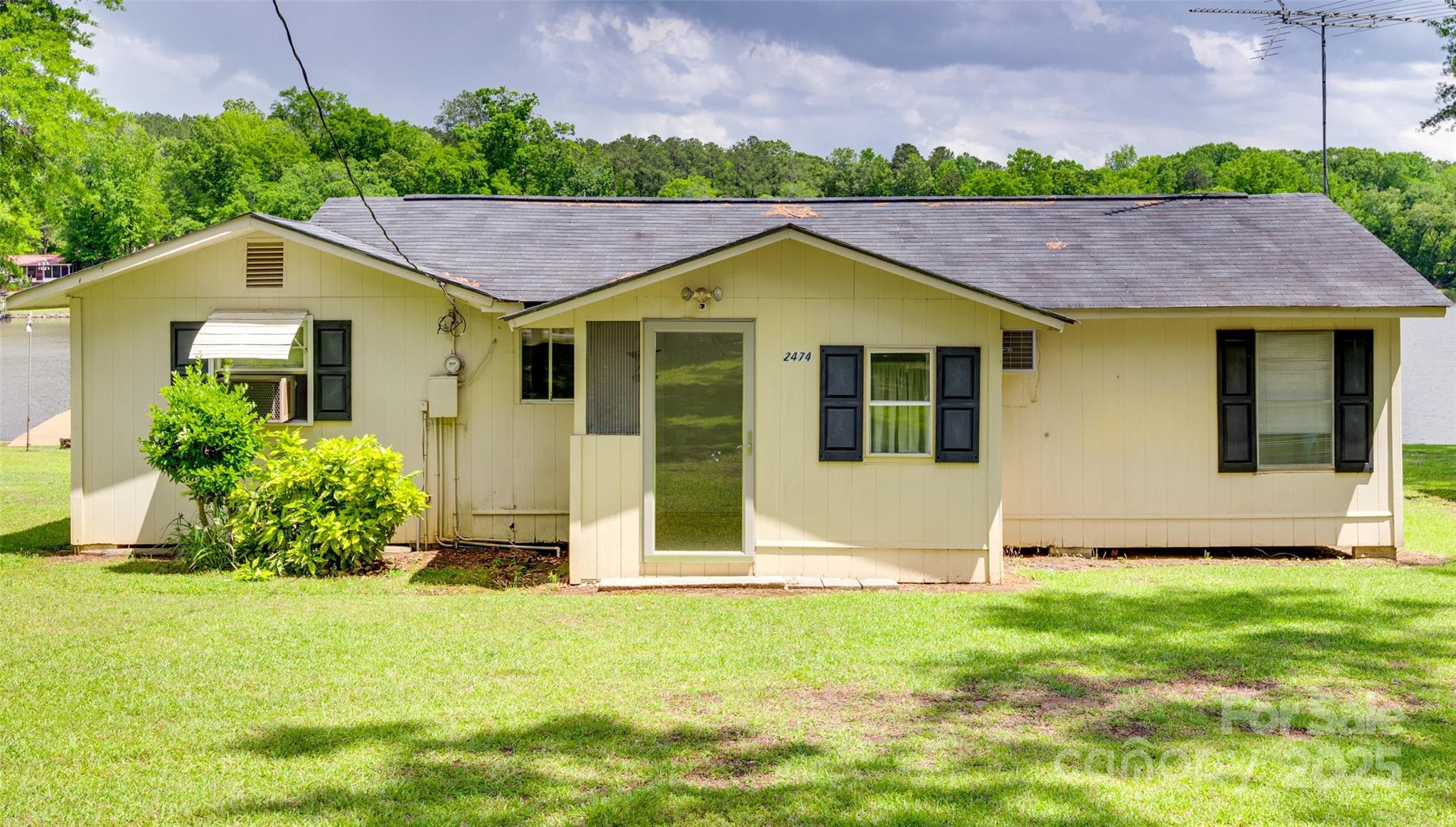 2474 Cottage Lane Property Photo 8