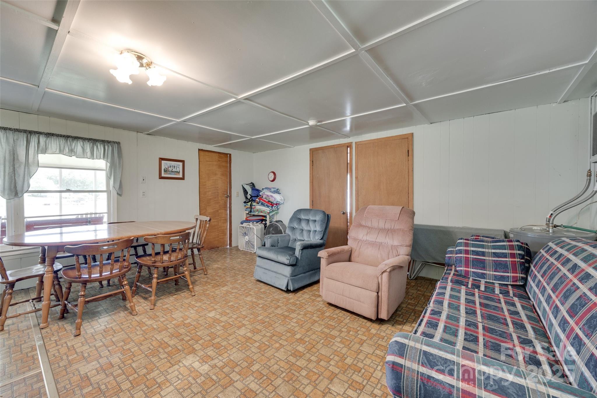 2474 Cottage Lane Property Photo 10