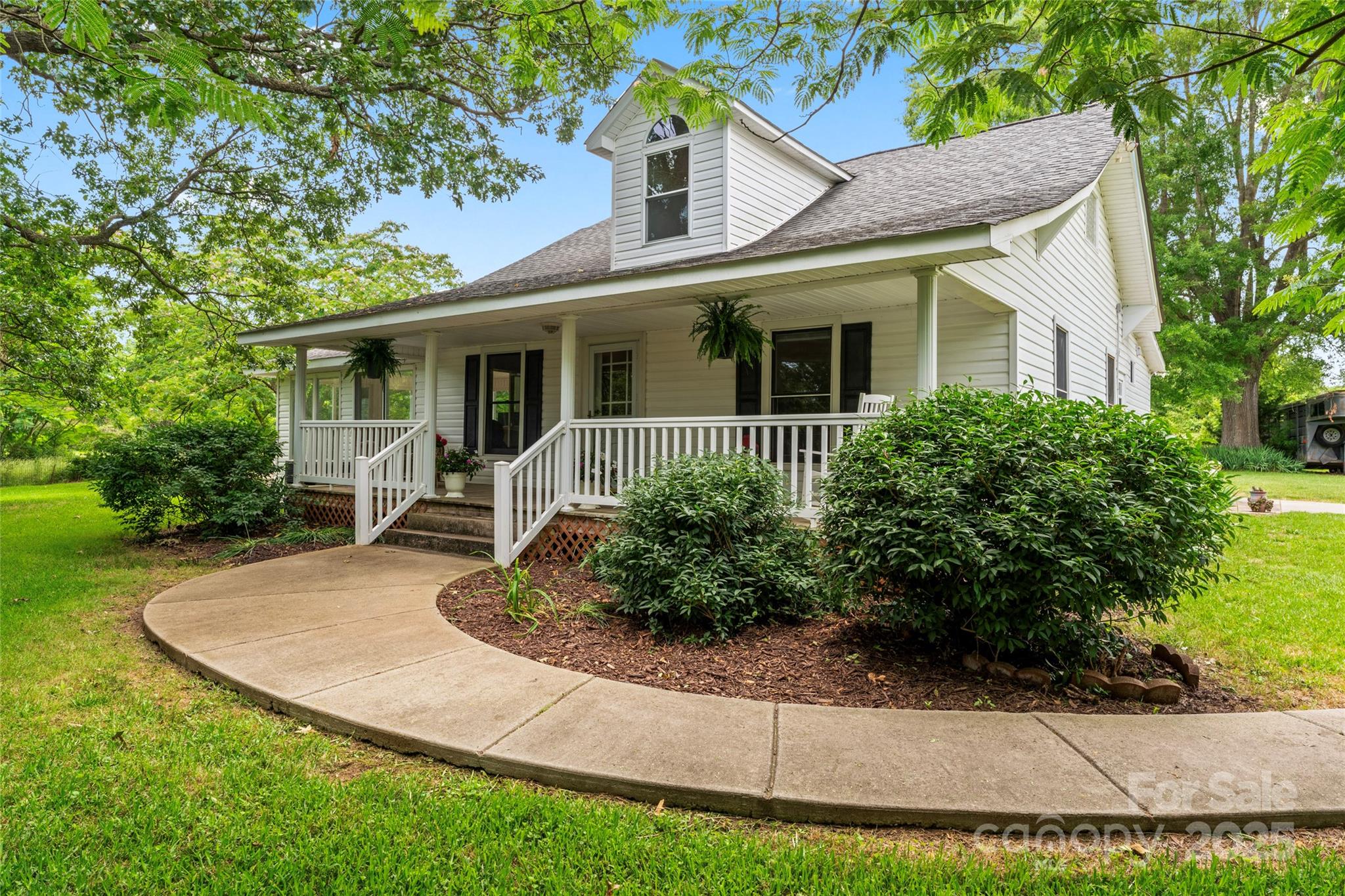 2315 Lanesboro Road Property Photo 1