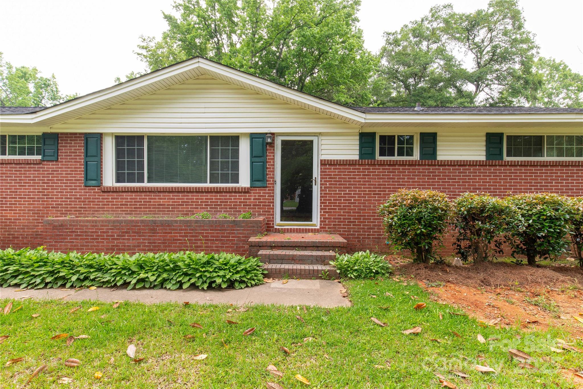 405 N Woodland Drive Property Photo 2