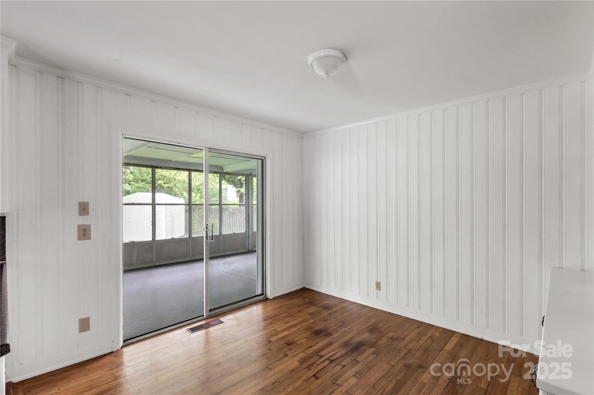 405 N Woodland Drive Property Photo 15