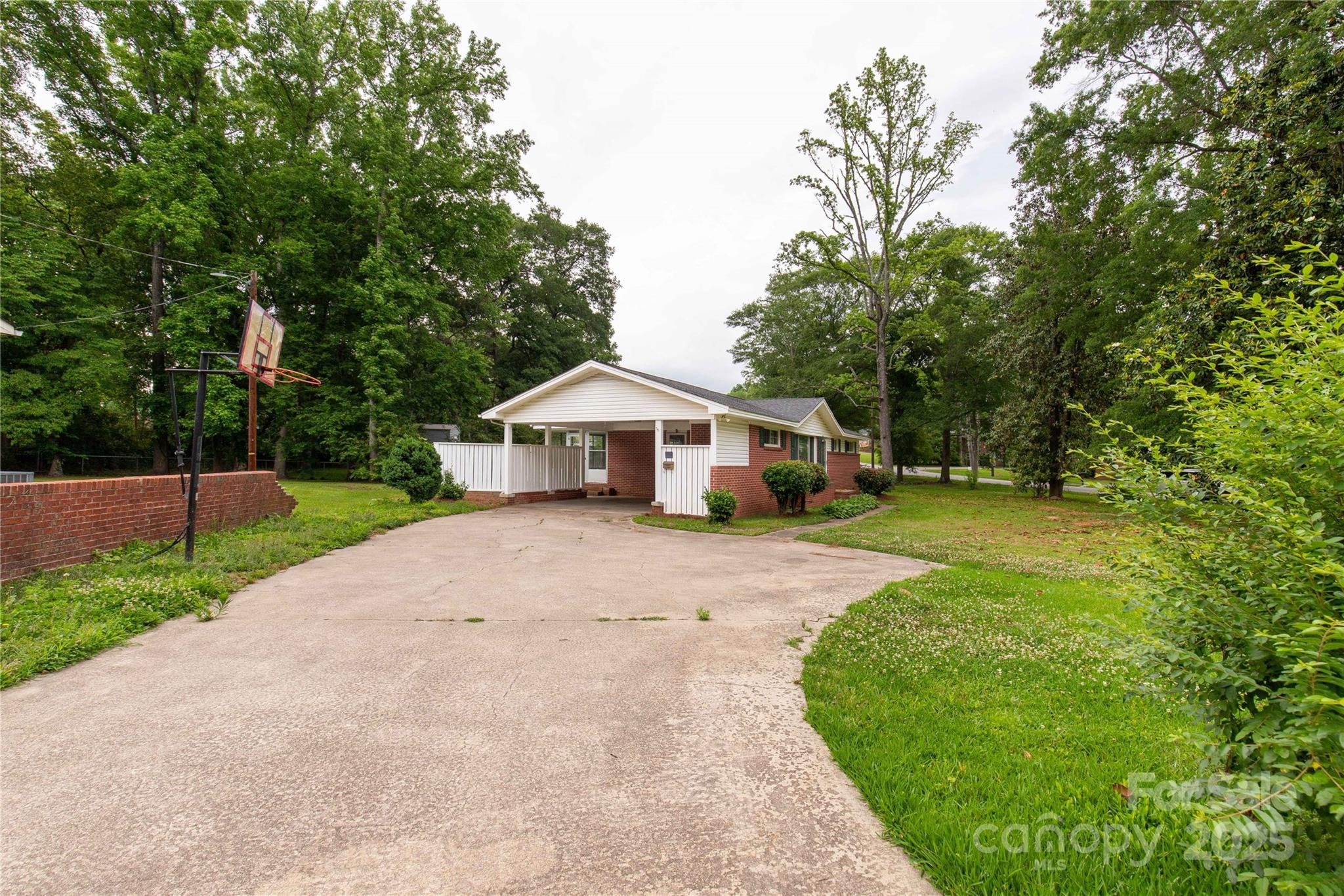 405 N Woodland Drive Property Photo 24