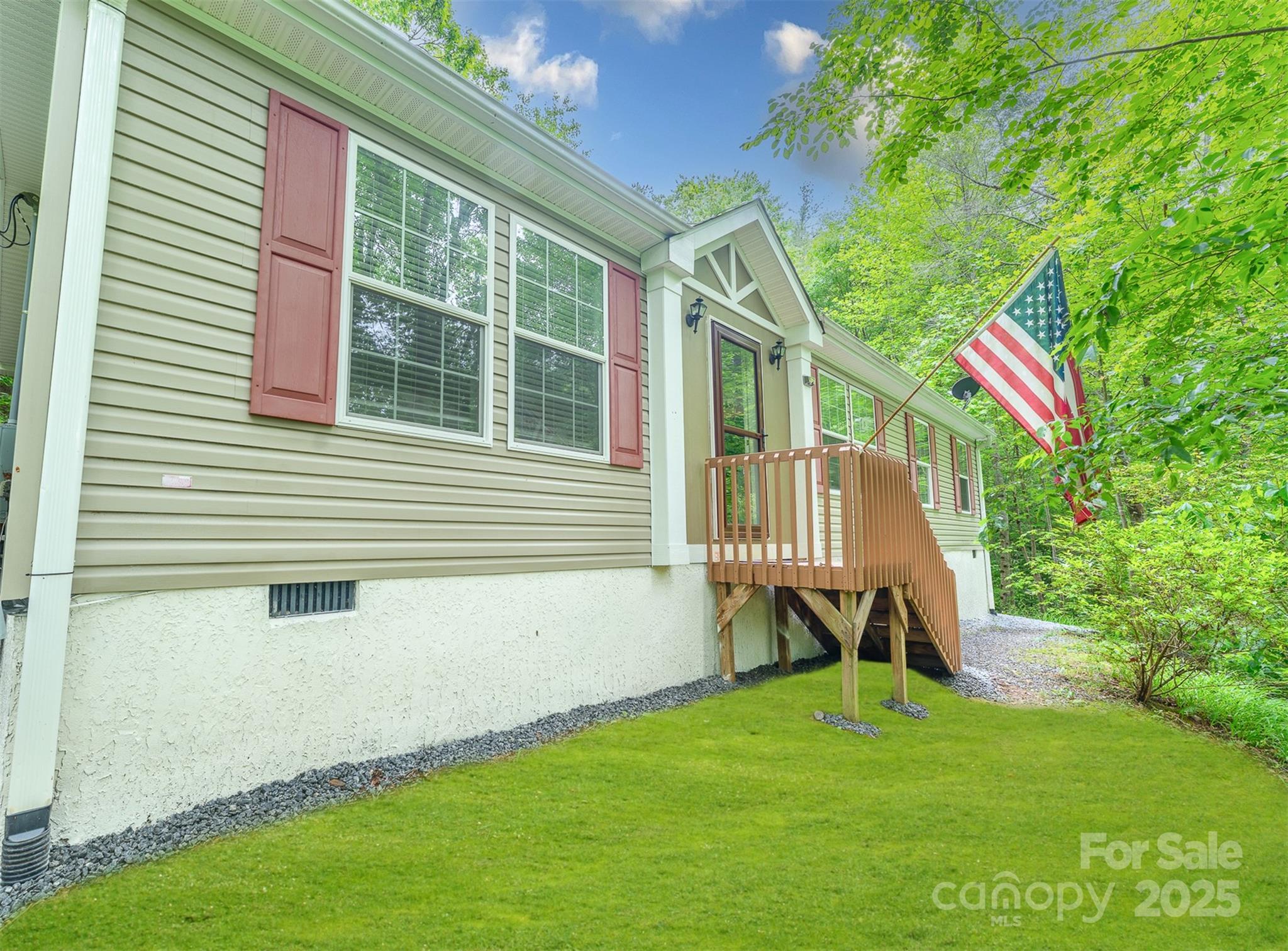 225 Opal Drive Property Photo 1