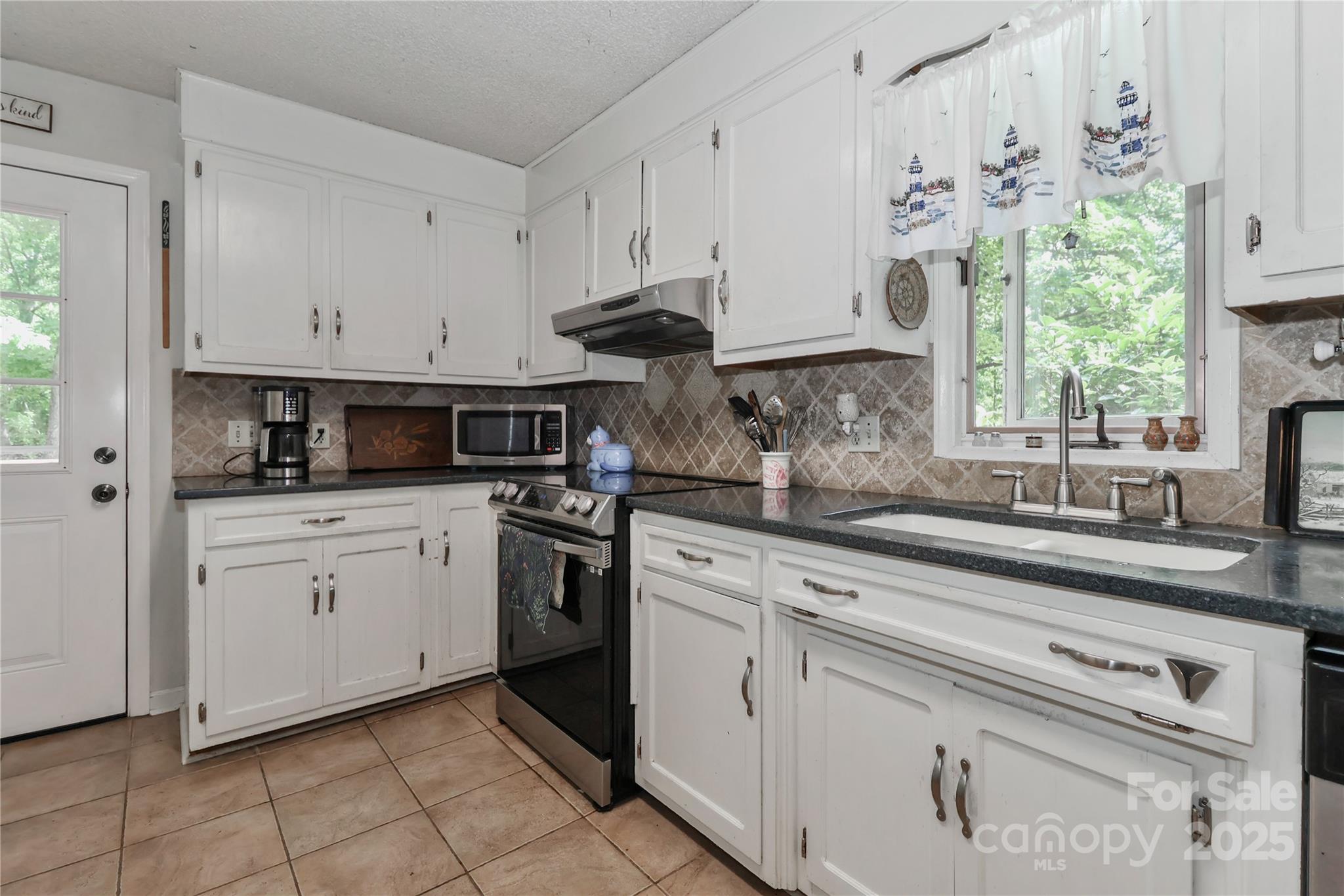 173 Rocky River Road Property Photo 12