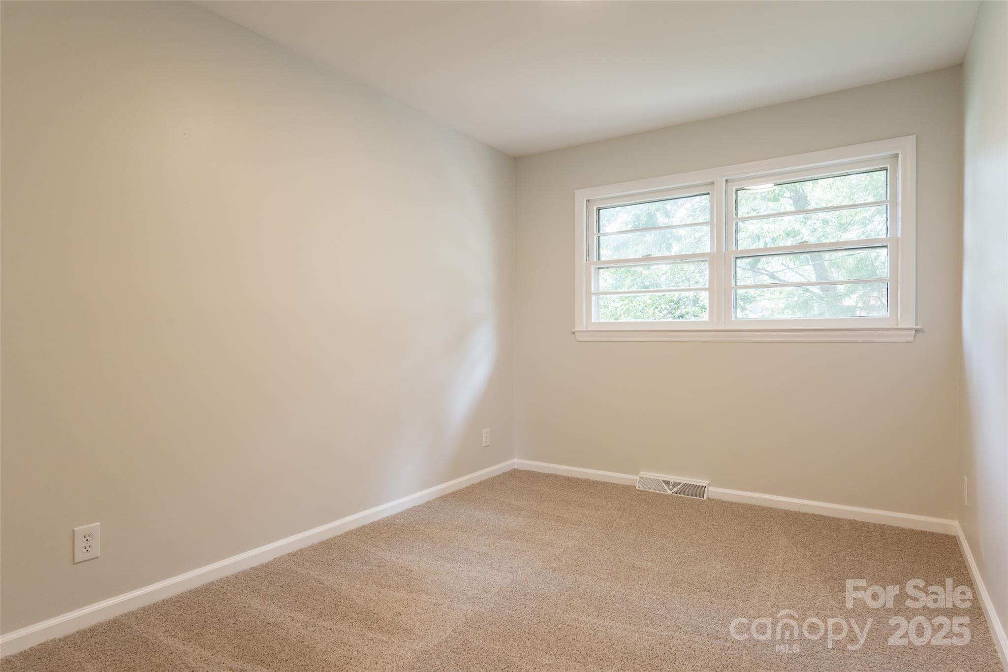 4601 Graham Road Property Photo 10