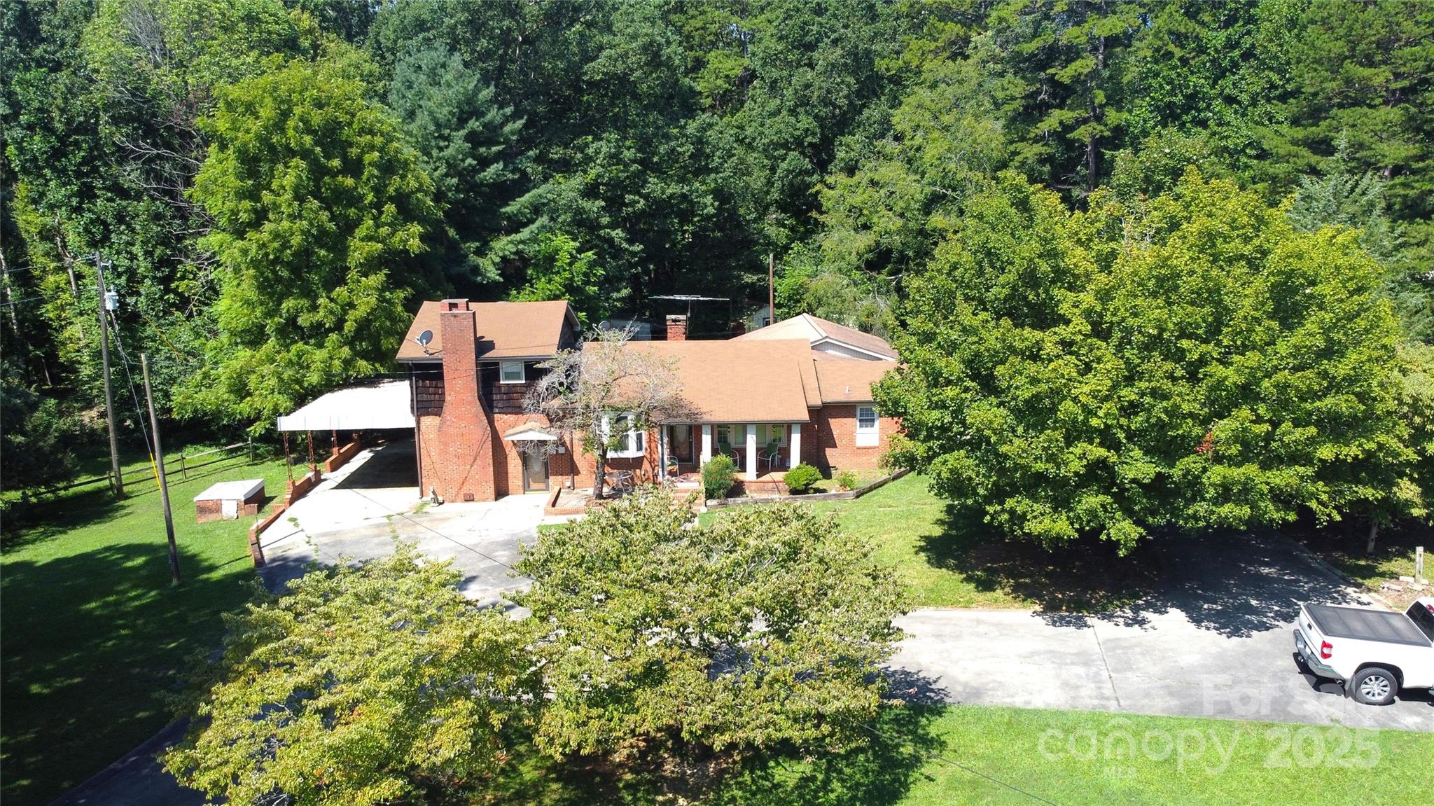 1108 Pine Hill Road Property Photo 1