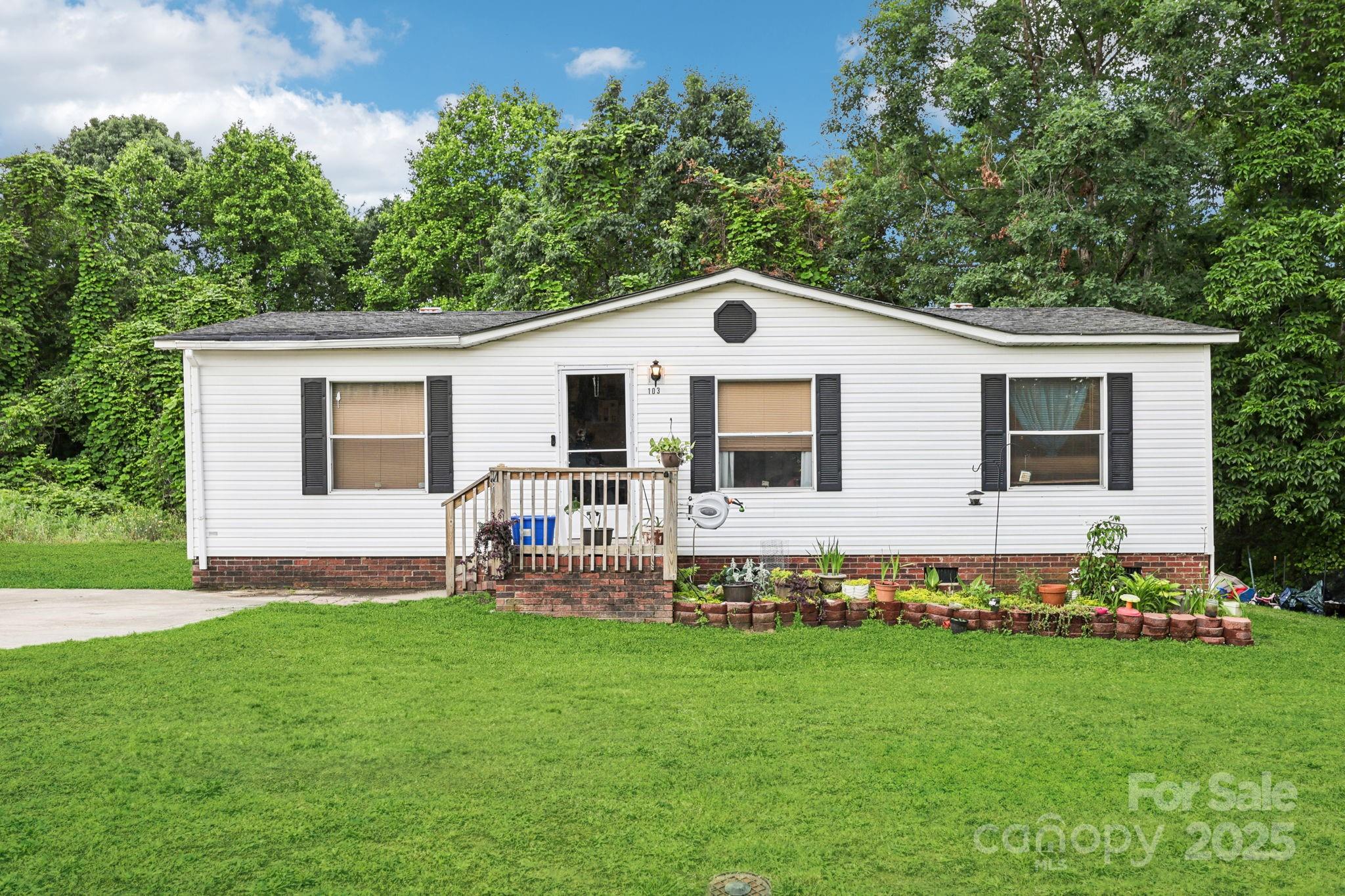 103 Palace Point Property Photo