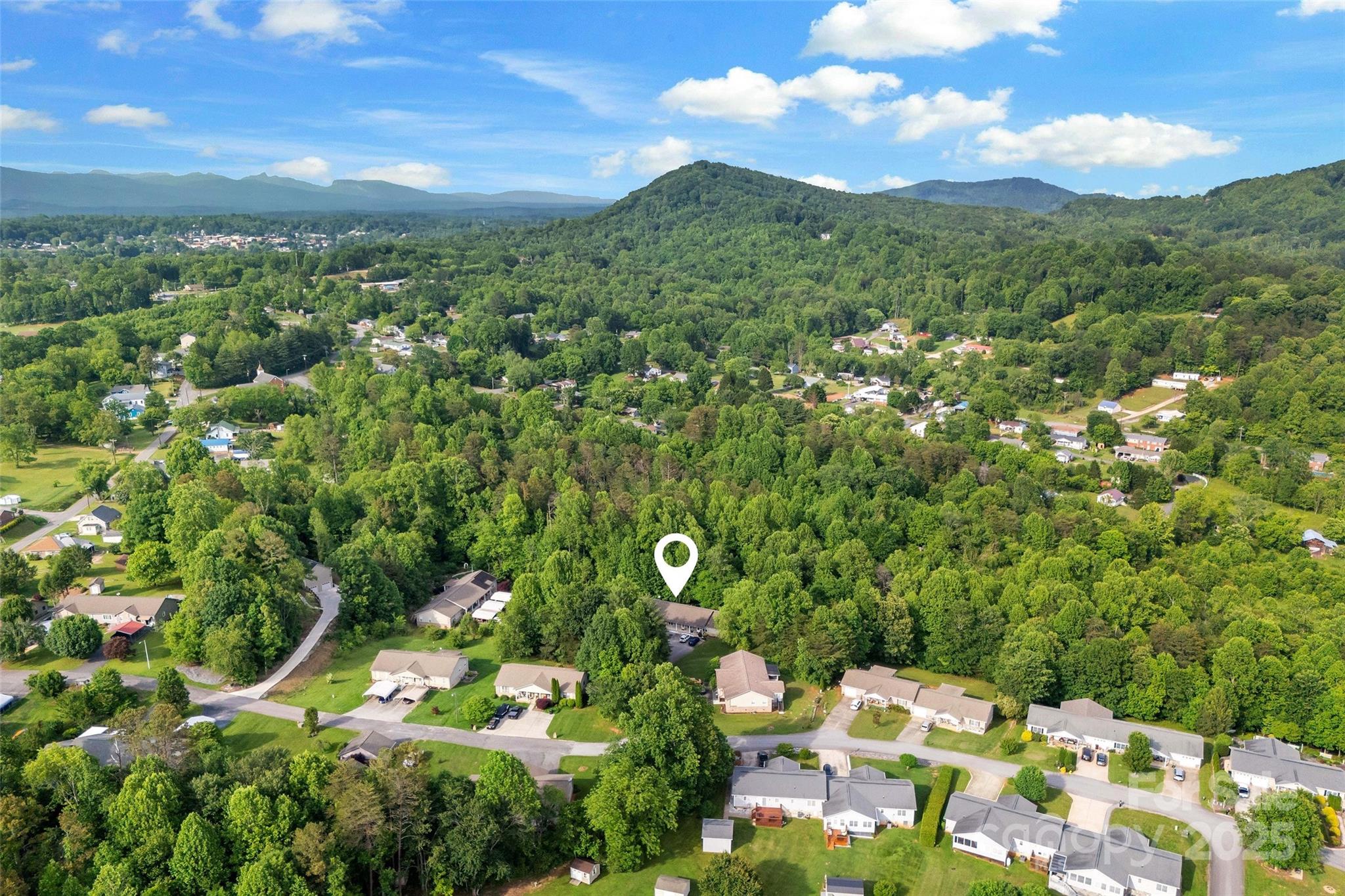 160 Whispering Pines Drive 160 Property Photo 4