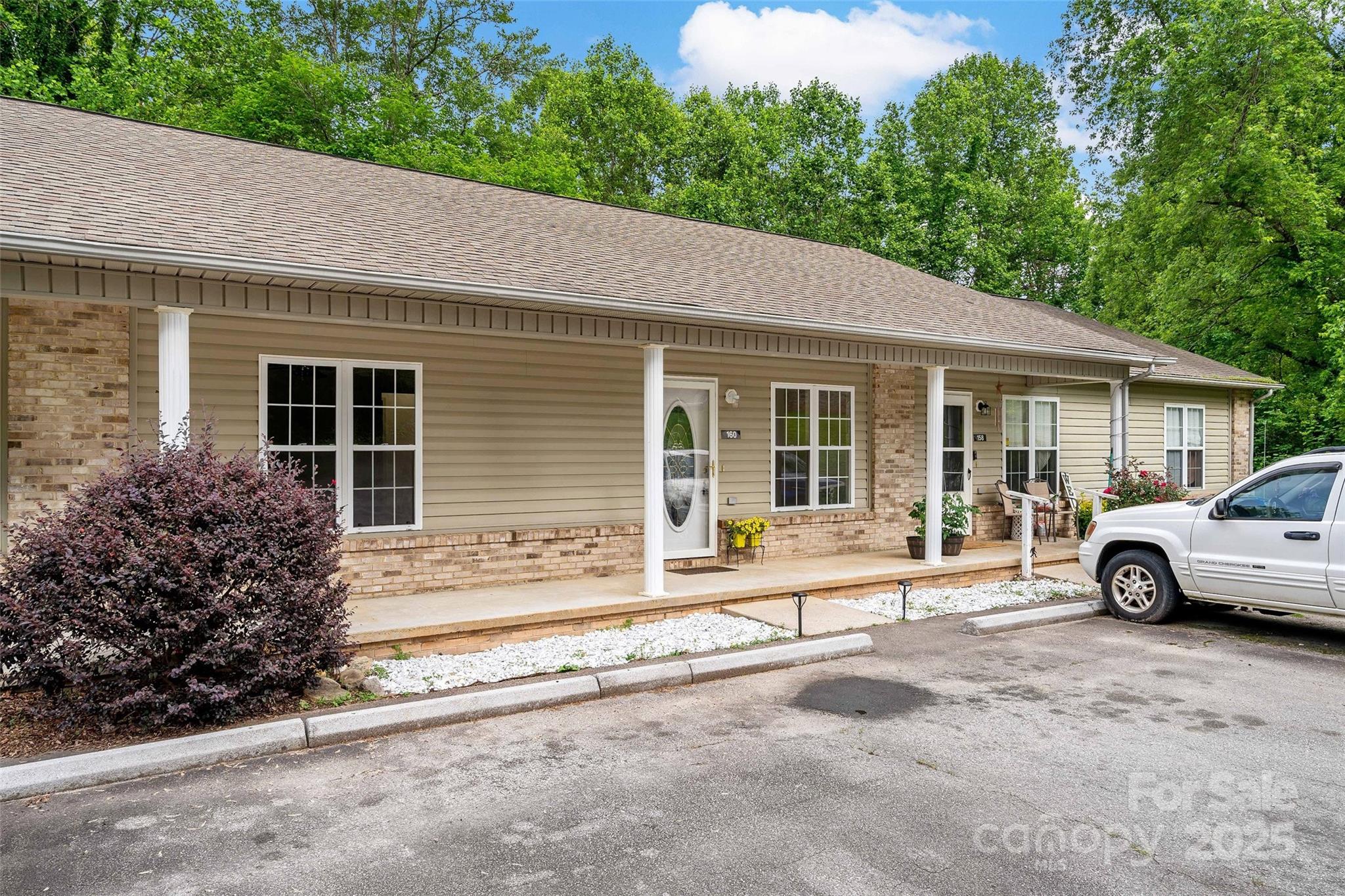 160 Whispering Pines Drive 160 Property Photo 5