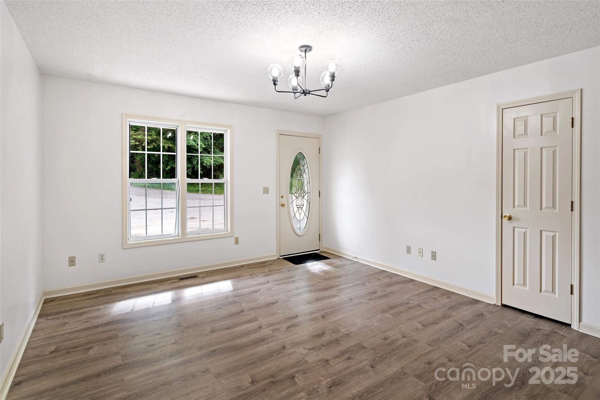 160 Whispering Pines Drive 160 Property Photo 7