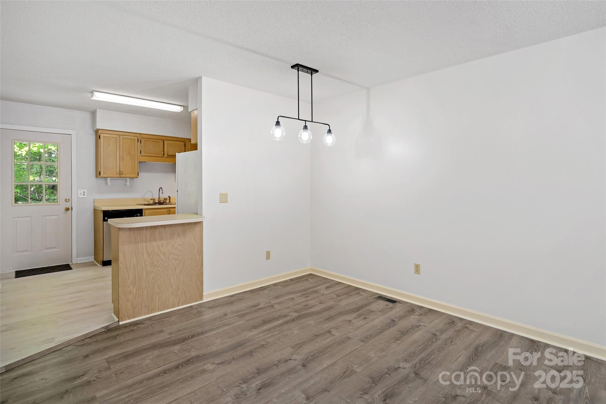 160 Whispering Pines Drive 160 Property Photo 8