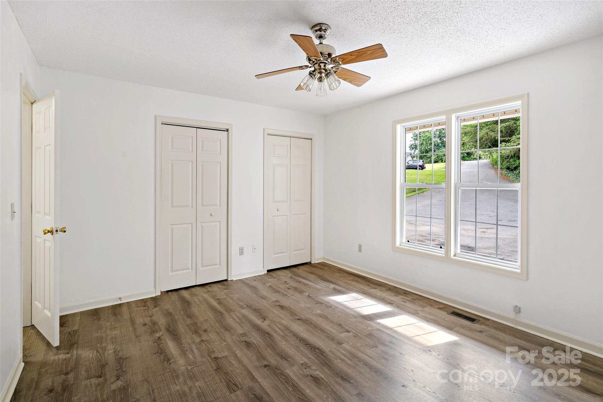 160 Whispering Pines Drive 160 Property Photo 18