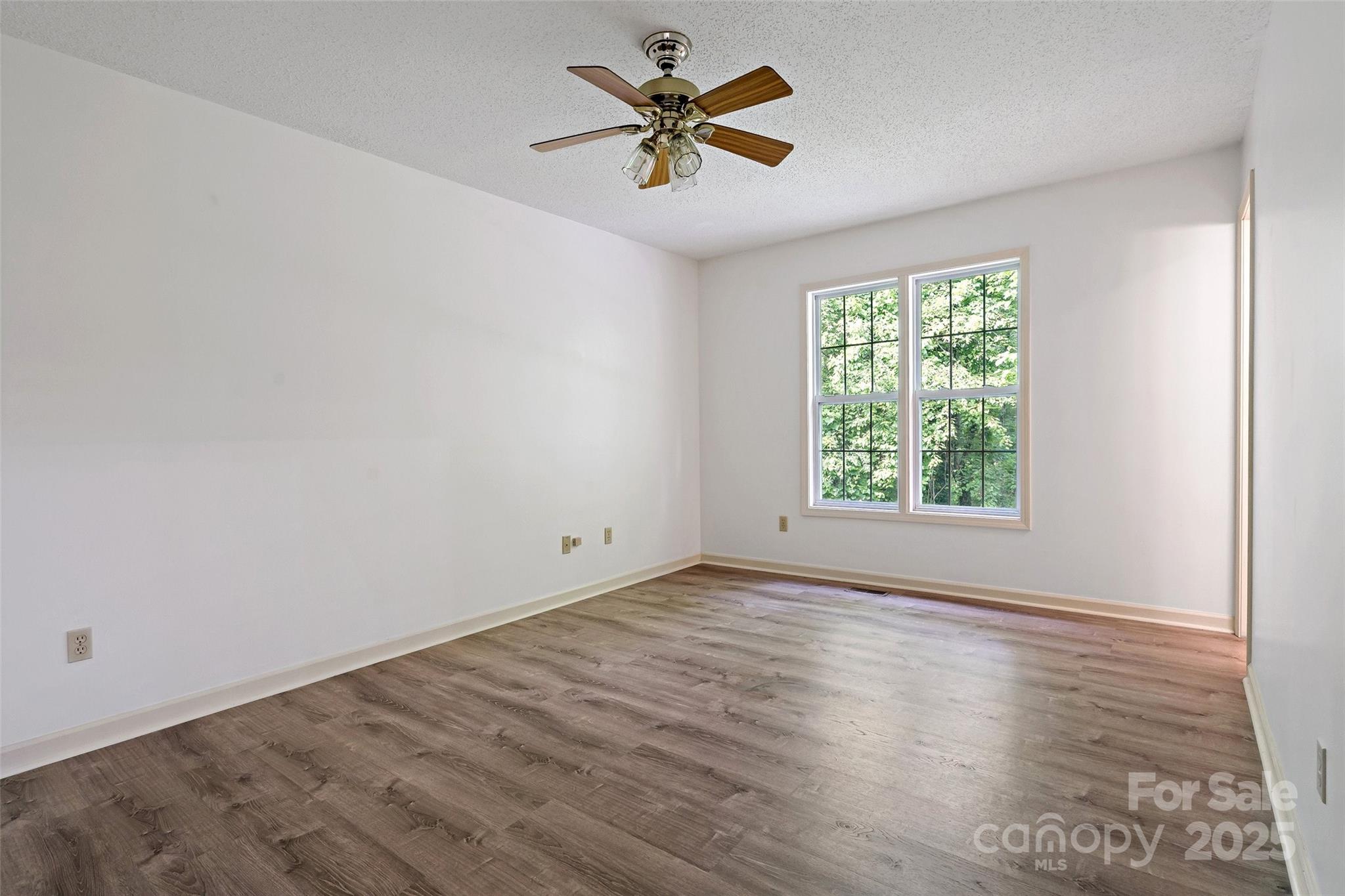 160 Whispering Pines Drive 160 Property Photo 20