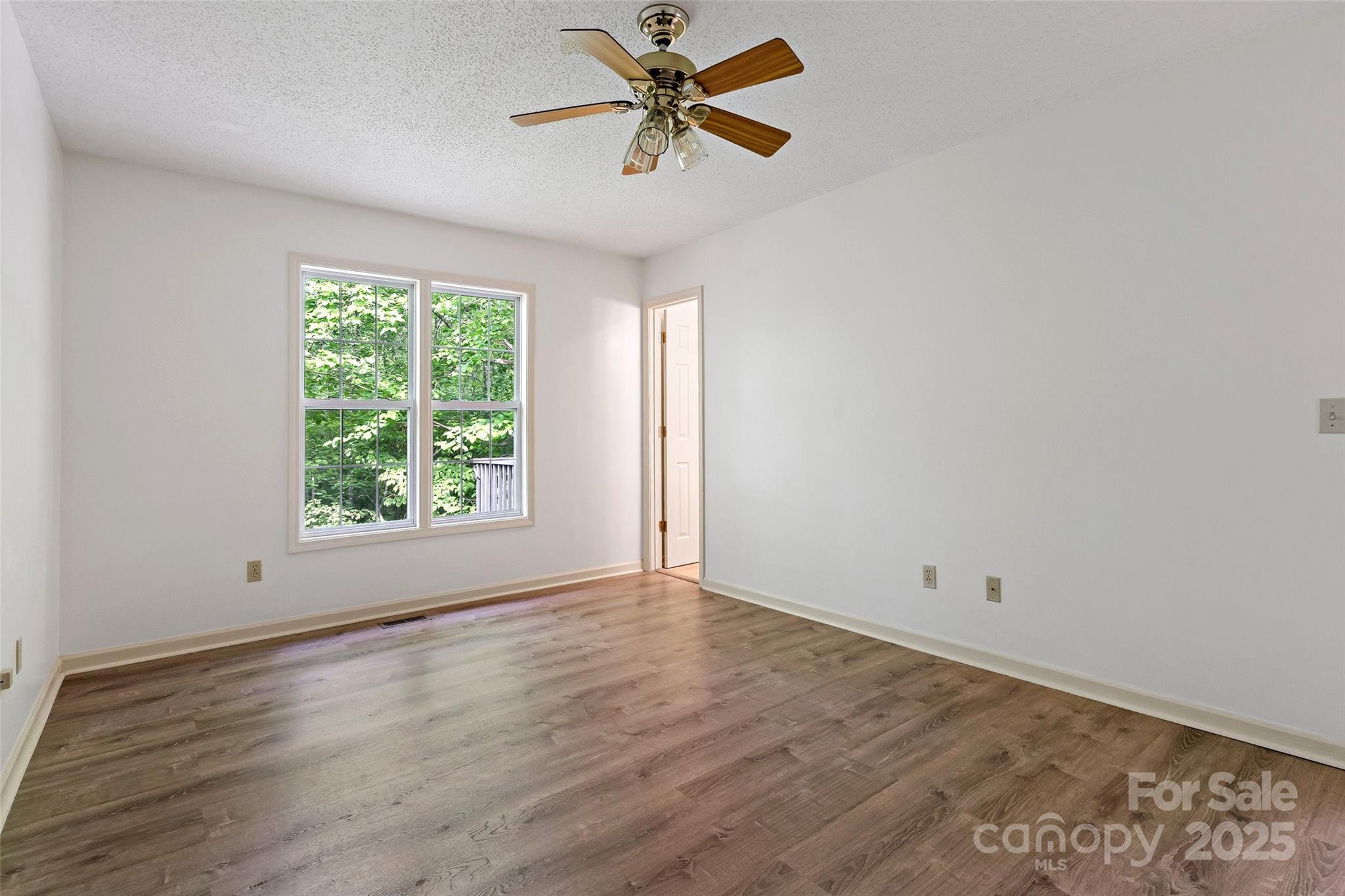 160 Whispering Pines Drive 160 Property Photo 21