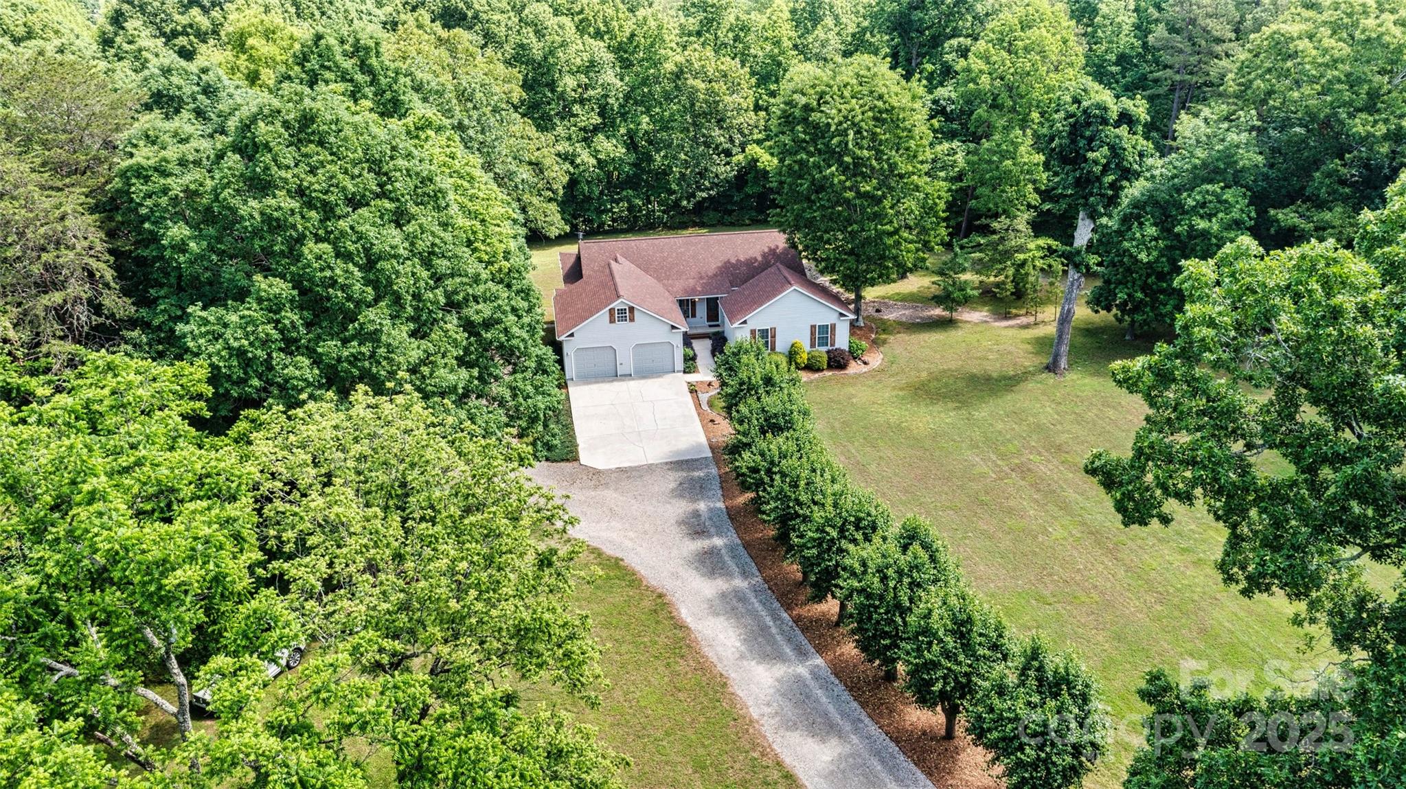 6992 Sherrills Ford Road Property Photo 1
