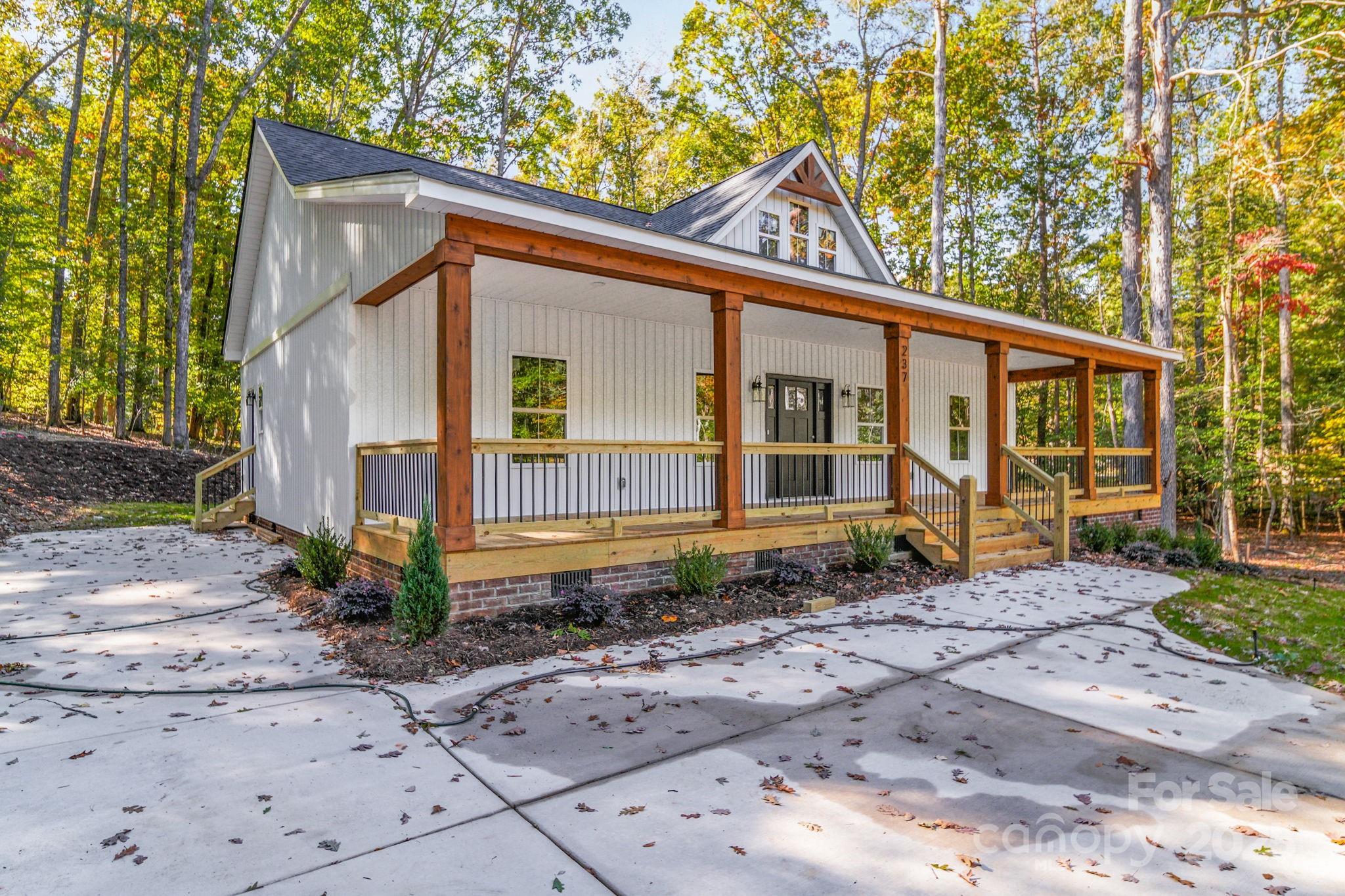 237 Roxboro Drive Property Photo 4