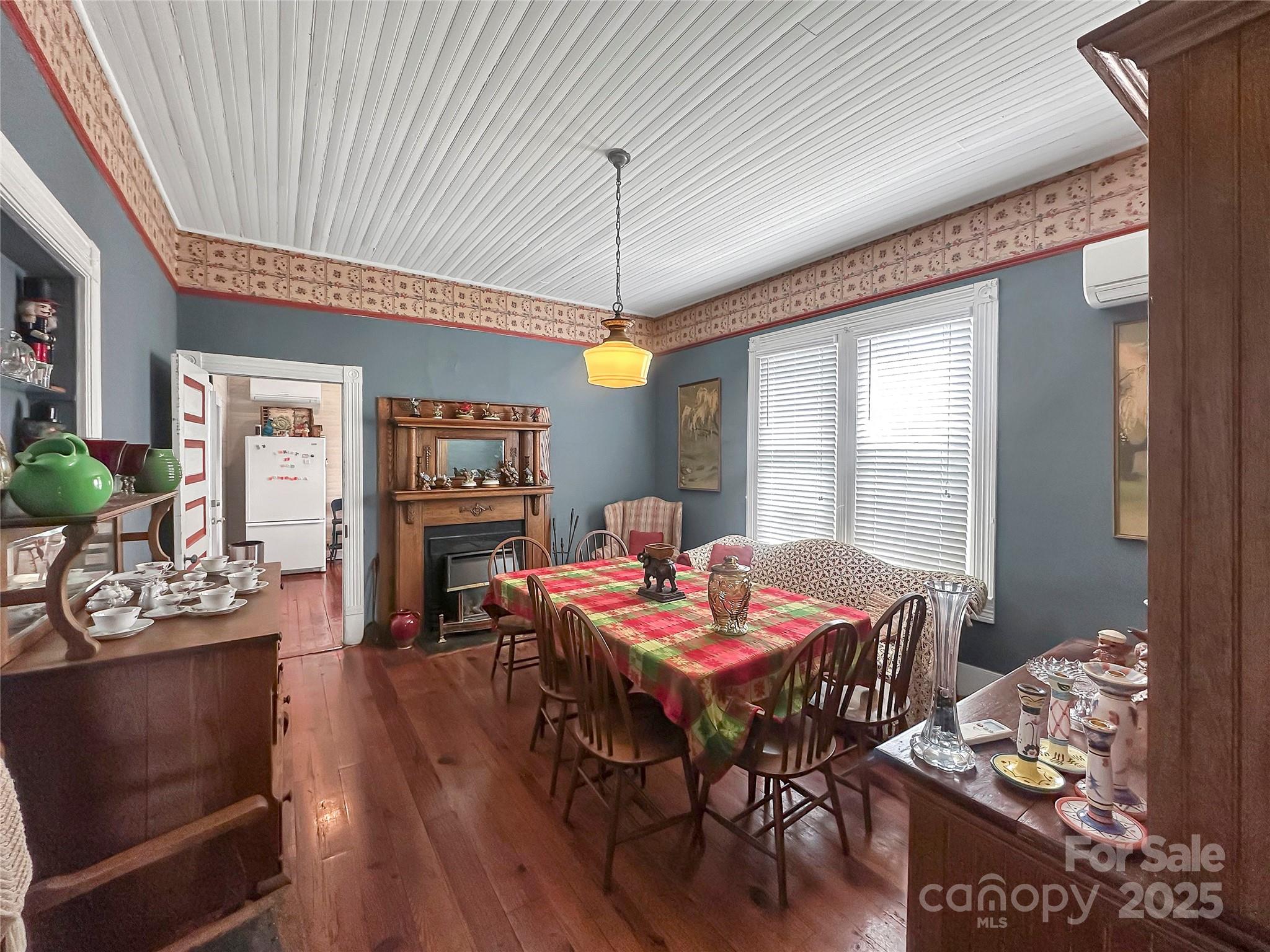 303 E King Street Property Photo 10