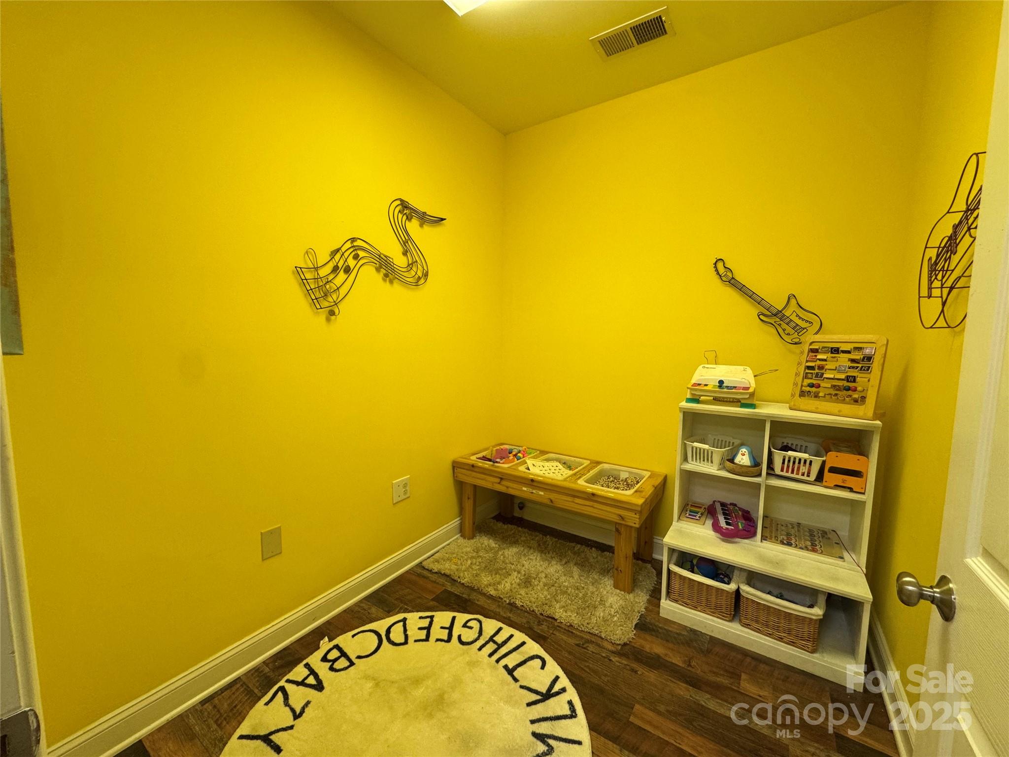 1853 Lincoln Road Property Photo 12