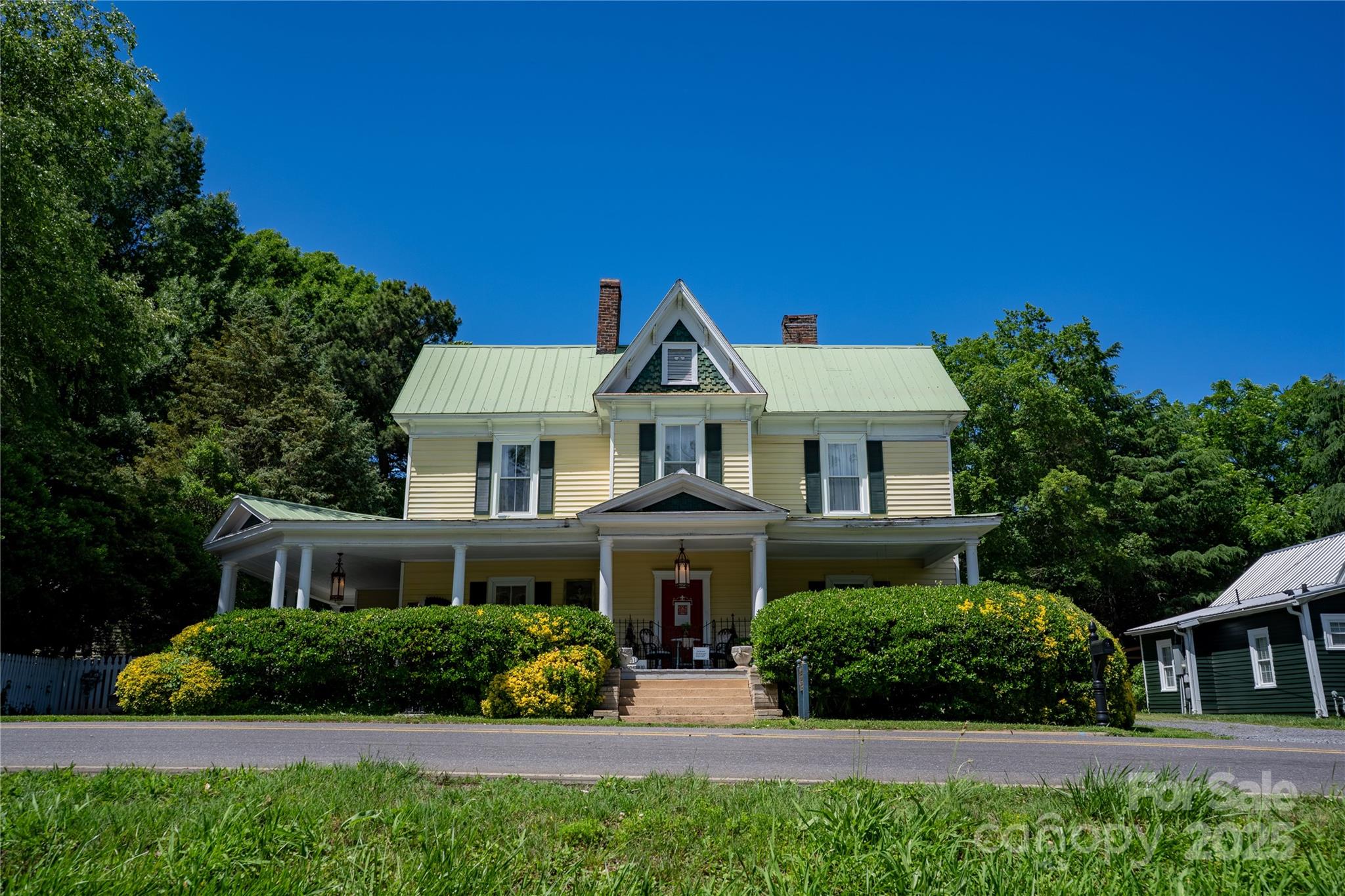 131 E Lexington Road Property Photo 1
