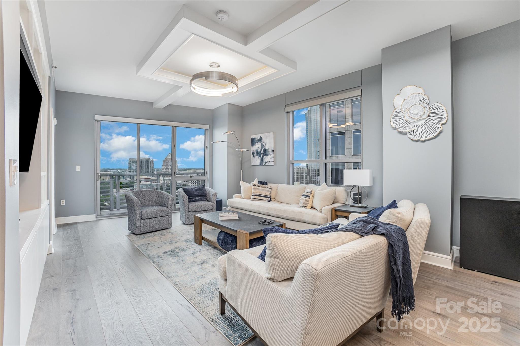 333 W Trade Street 1500 Property Photo 4