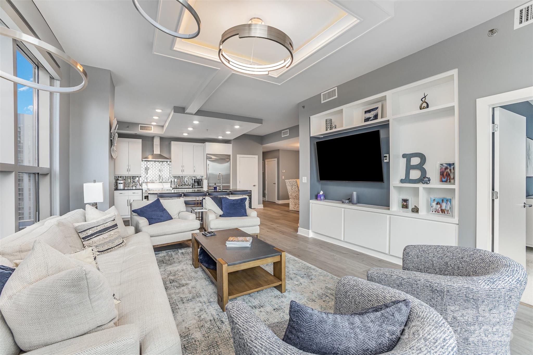 333 W Trade Street 1500 Property Photo 5