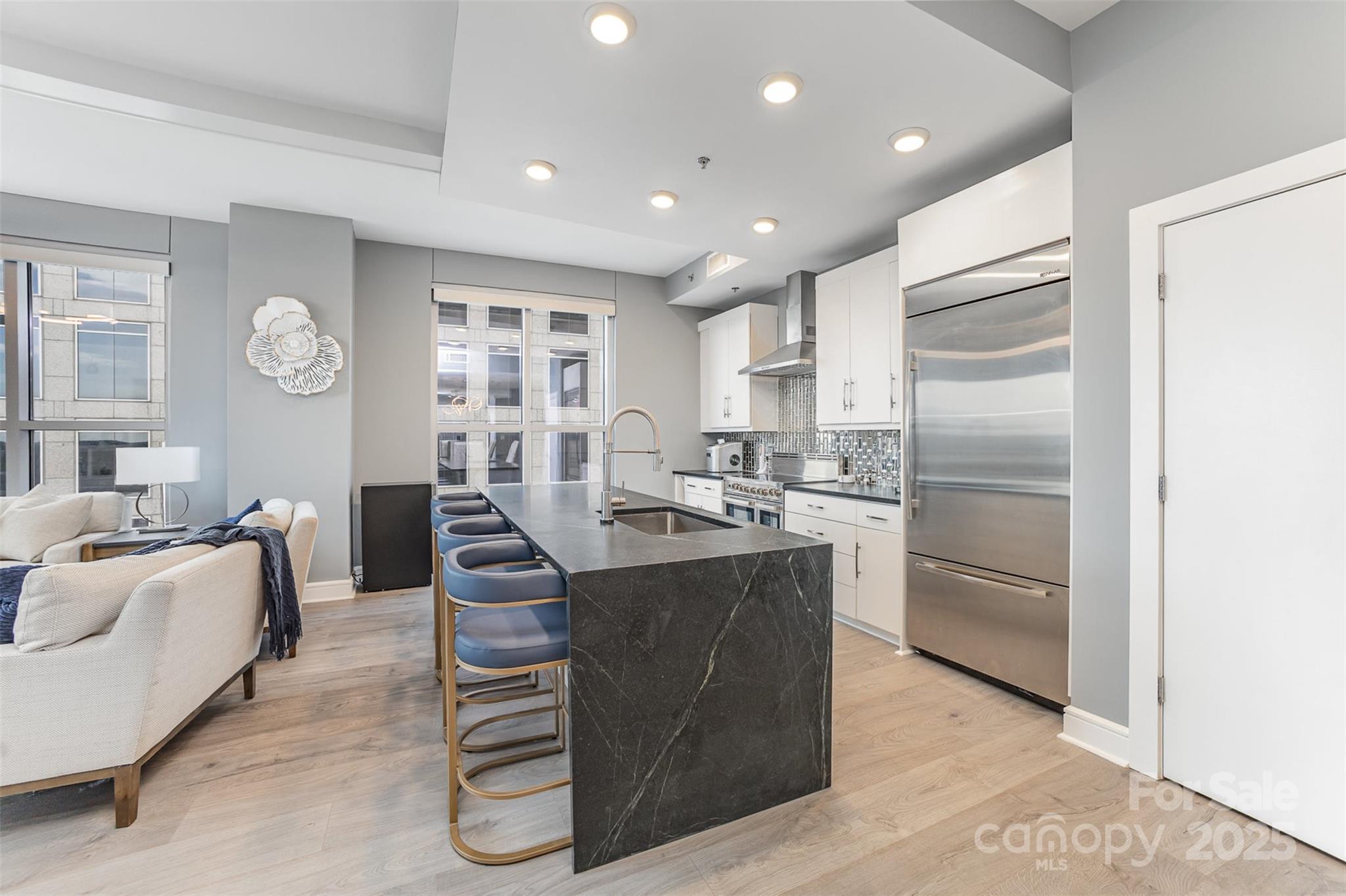 333 W Trade Street 1500 Property Photo 6