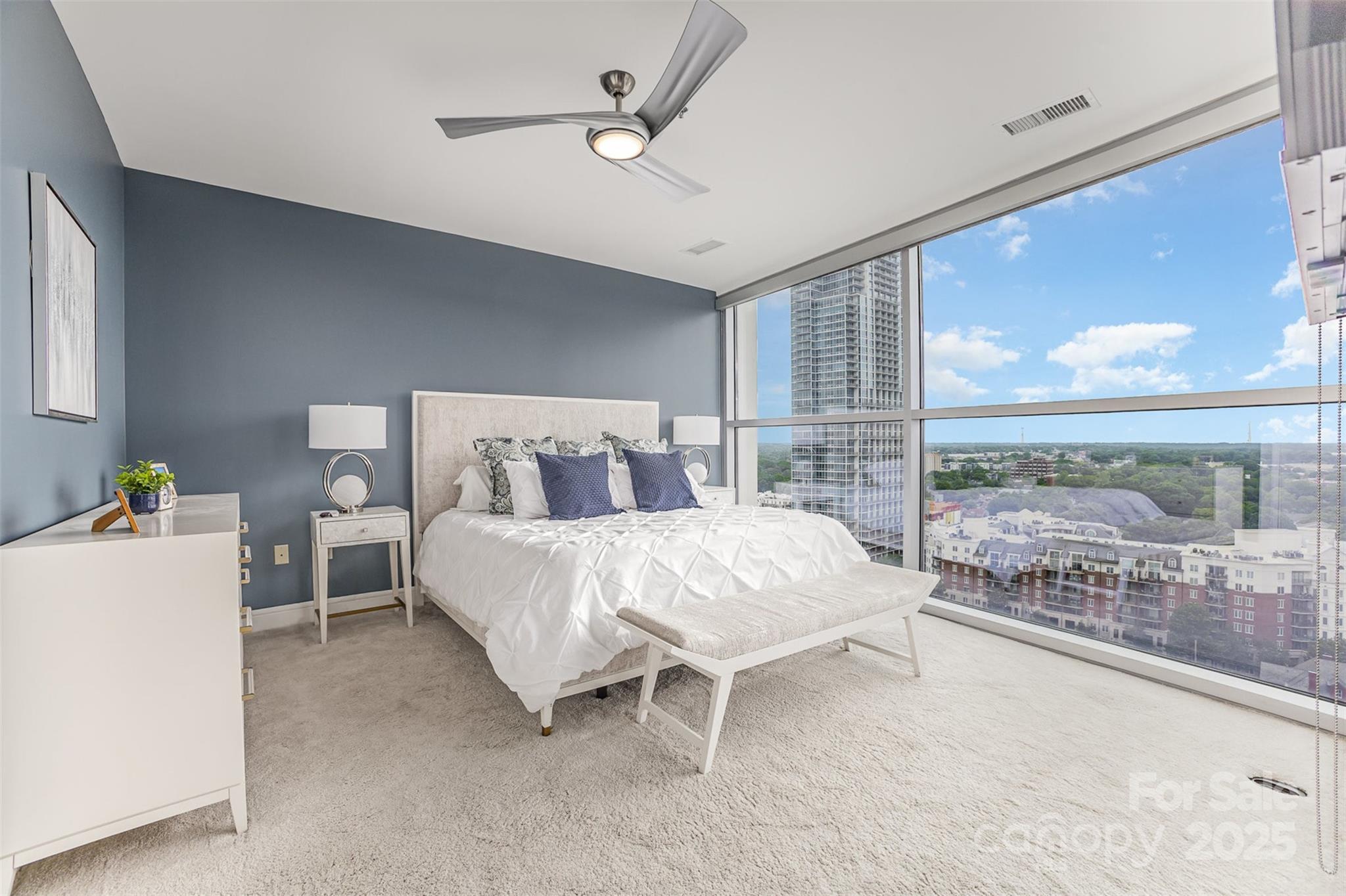 333 W Trade Street 1500 Property Photo 10