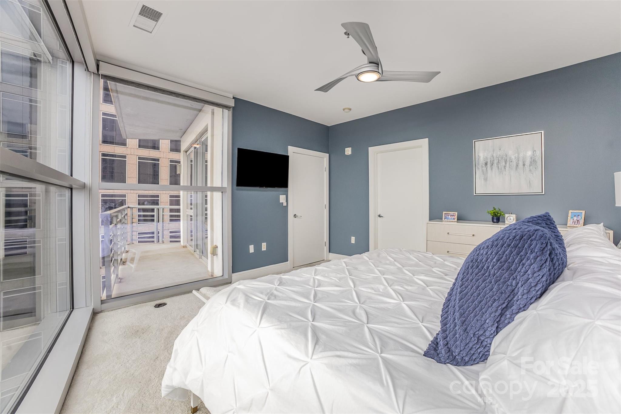 333 W Trade Street 1500 Property Photo 11