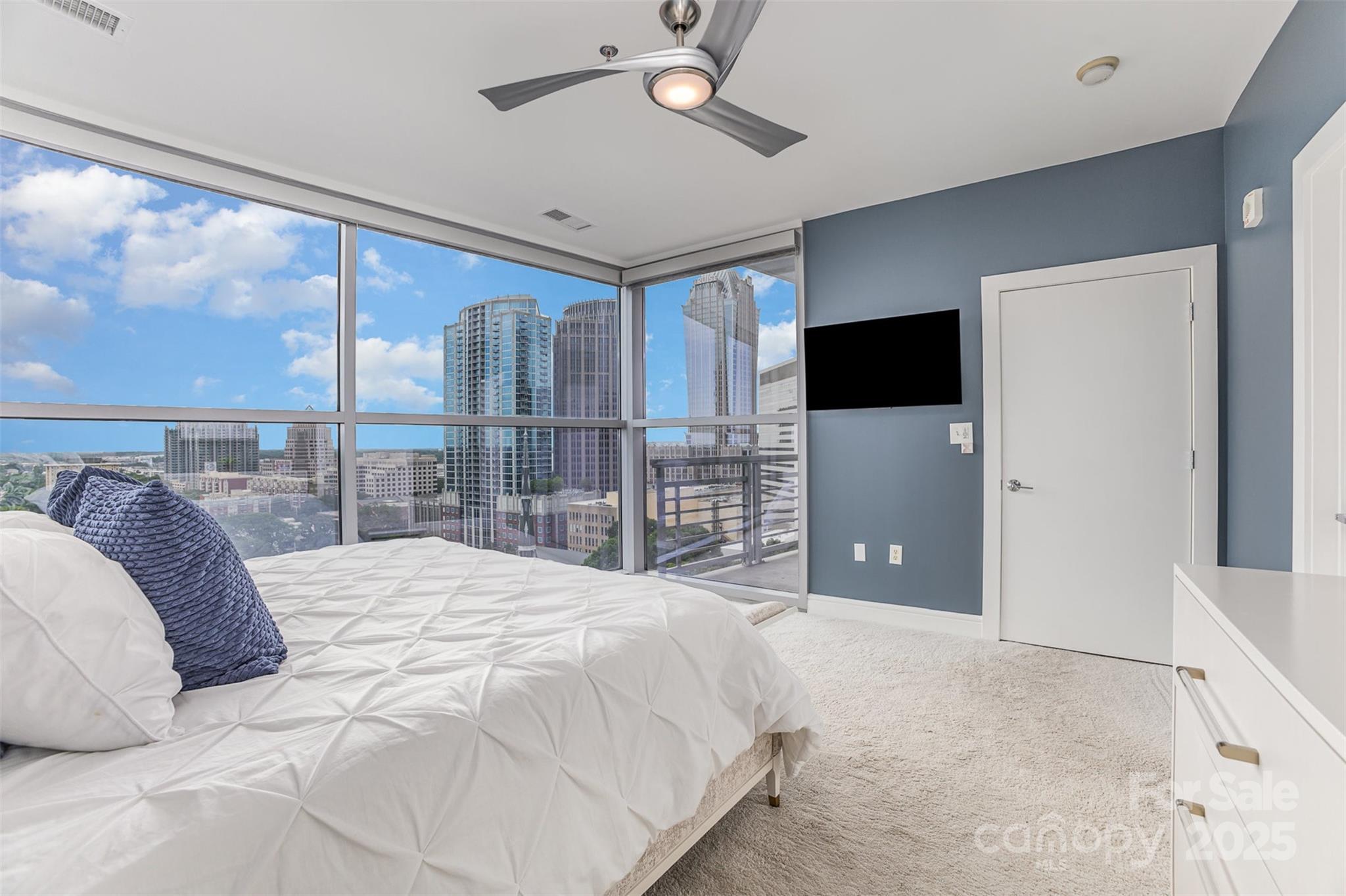 333 W Trade Street 1500 Property Photo 12